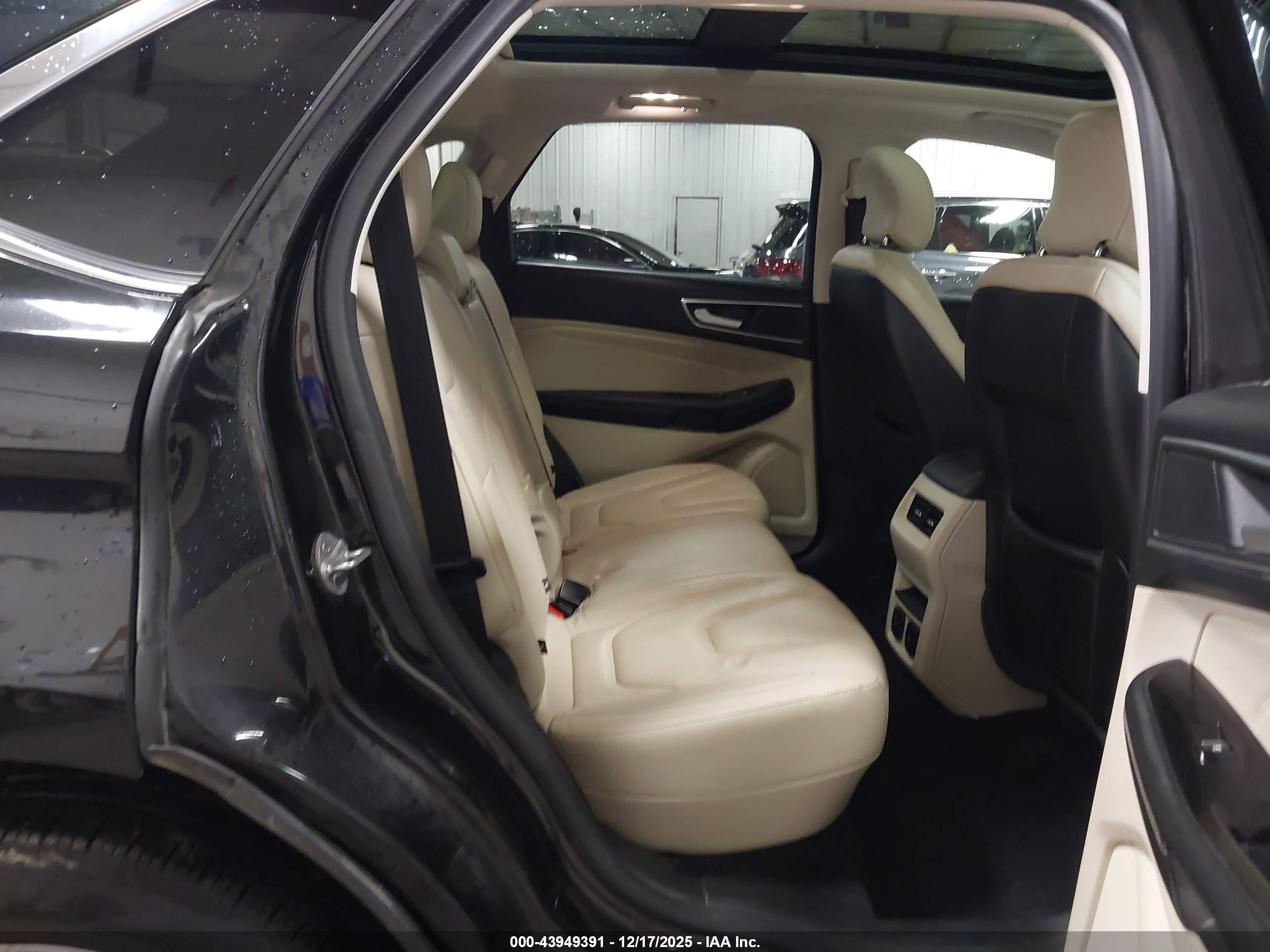 FORD EDGE image 8