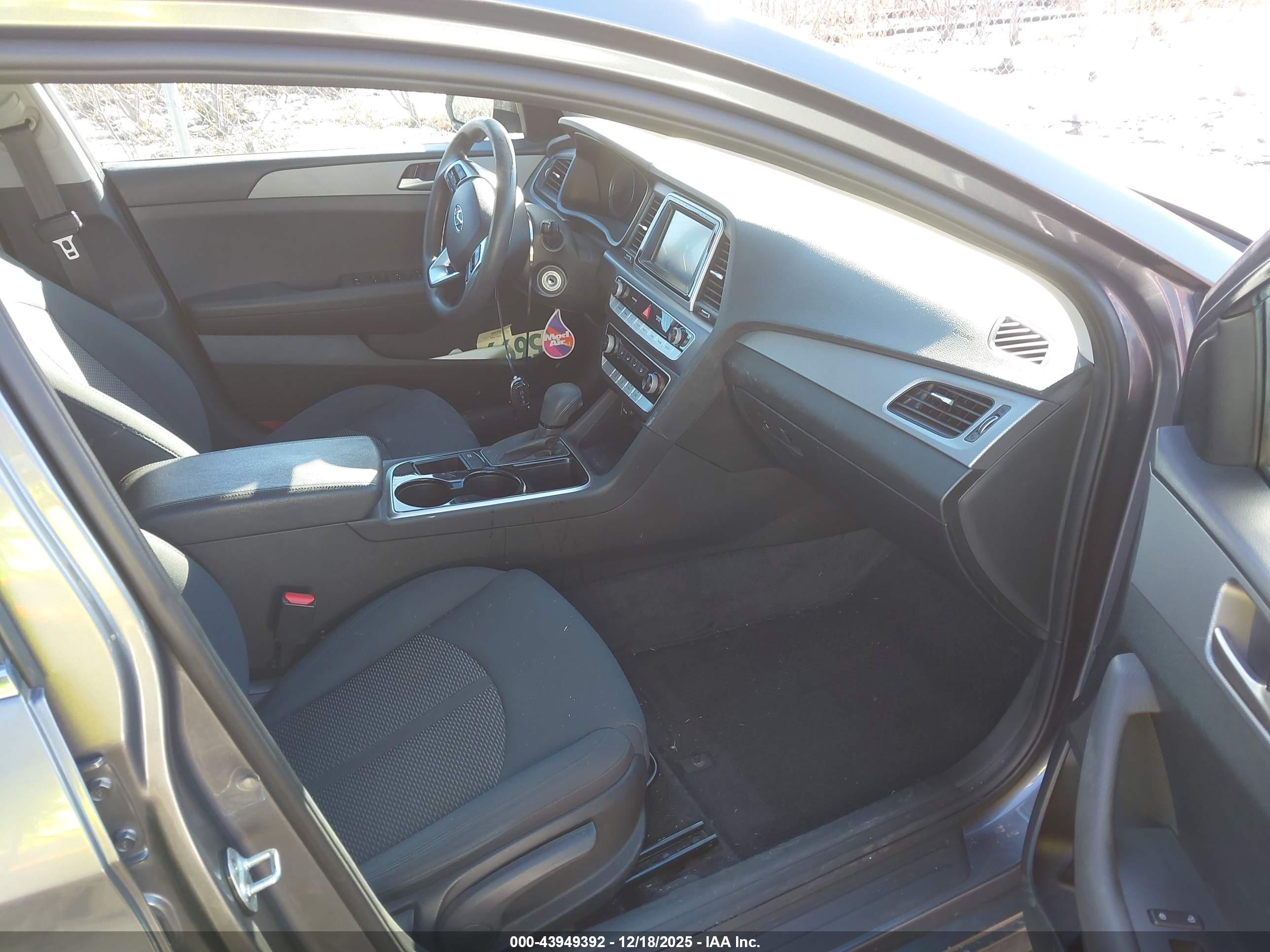 HYUNDAI SONATA image 5