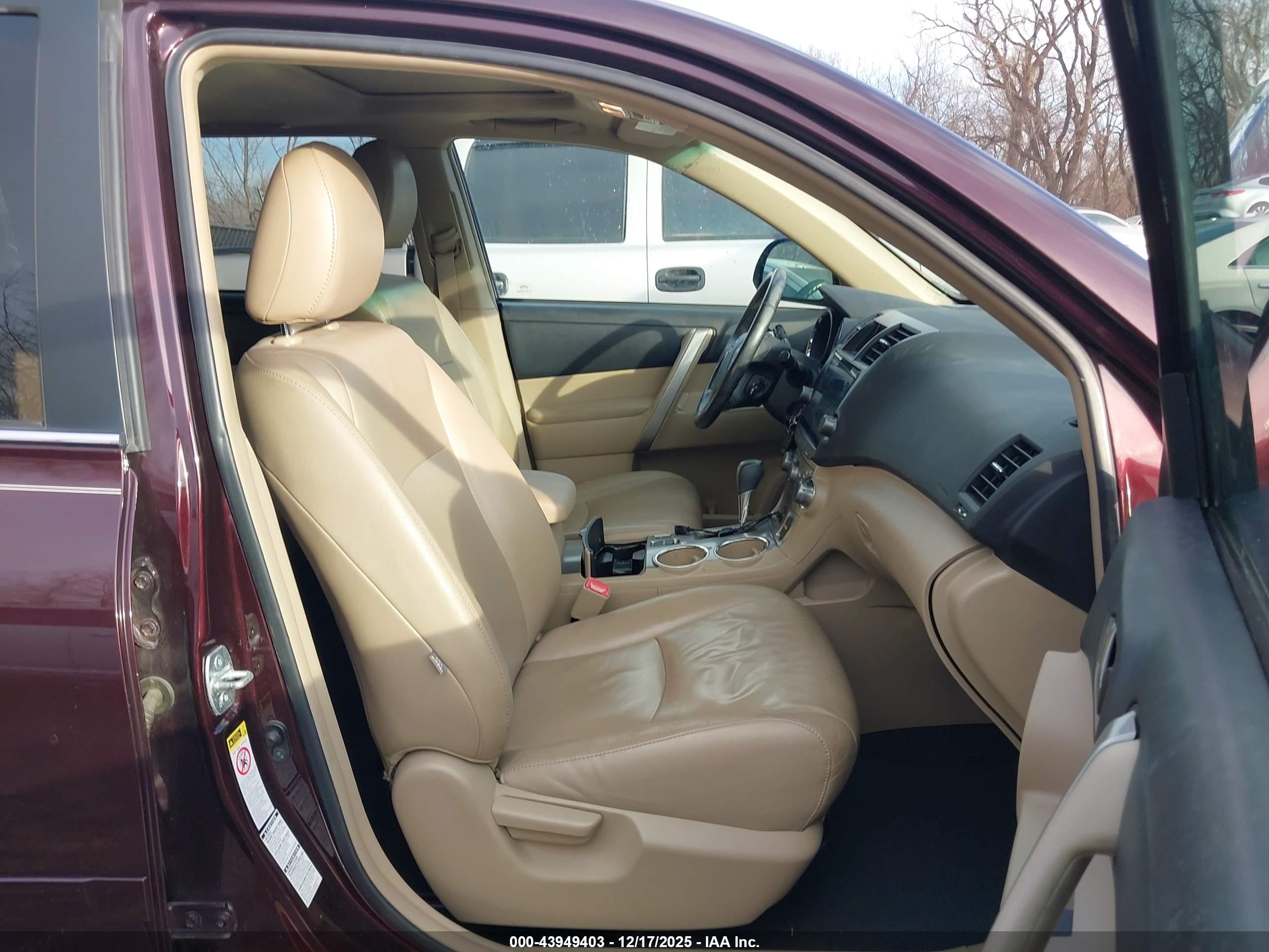 TOYOTA HIGHLANDER image 5