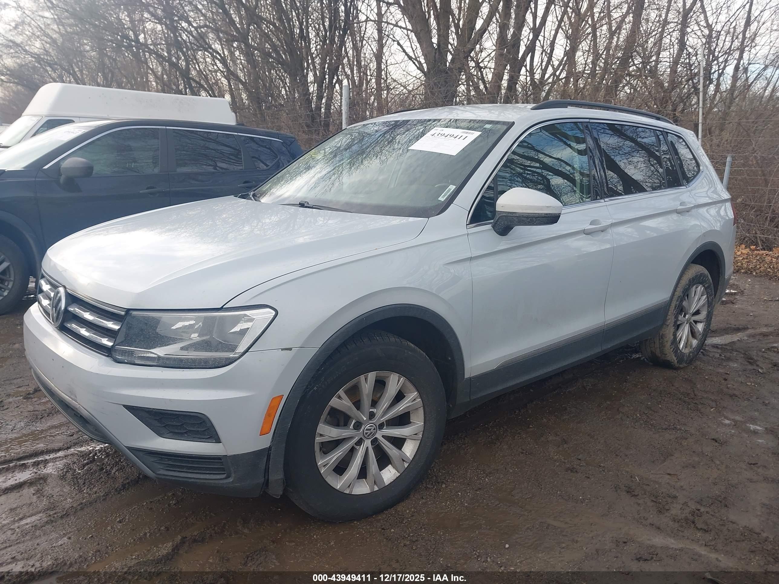 VOLKSWAGEN TIGUAN image 2