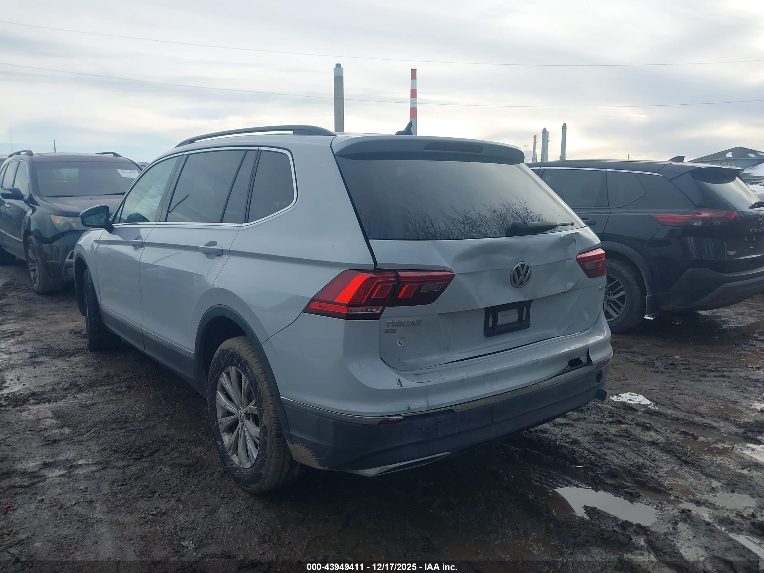 VOLKSWAGEN TIGUAN image 3