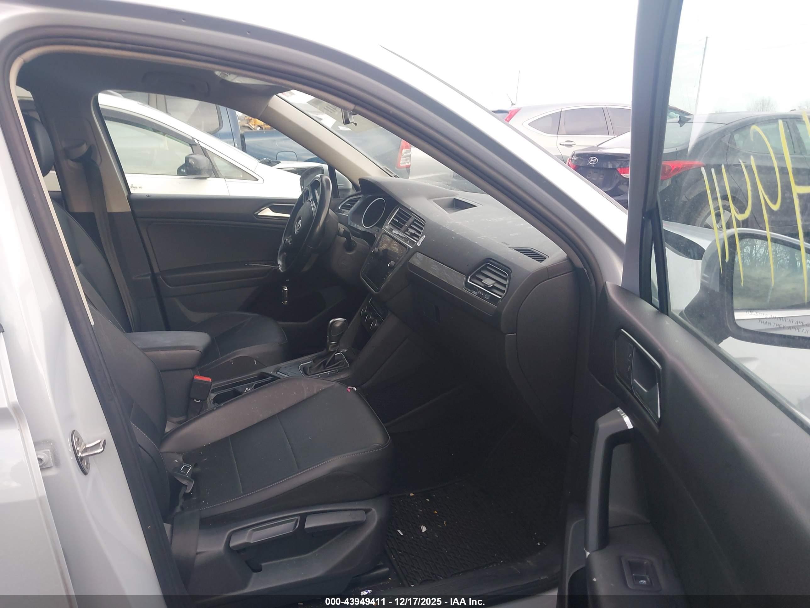 VOLKSWAGEN TIGUAN image 5