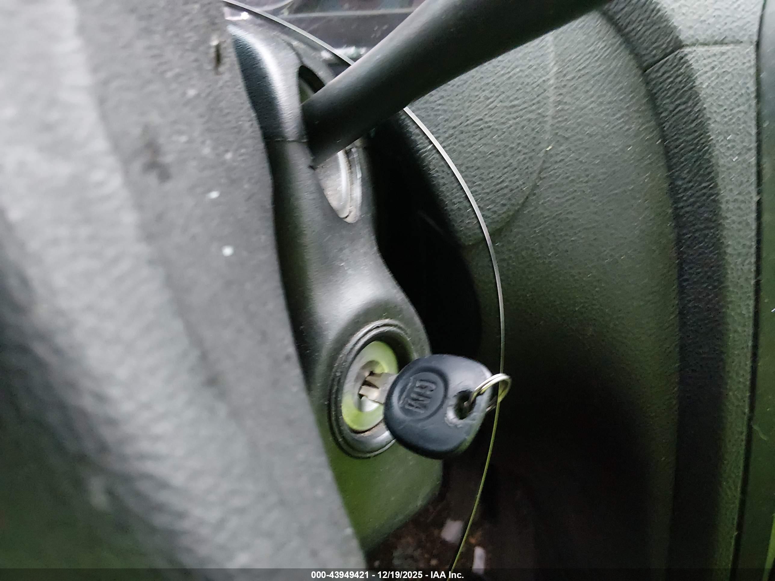 CHEVROLET HHR image 11