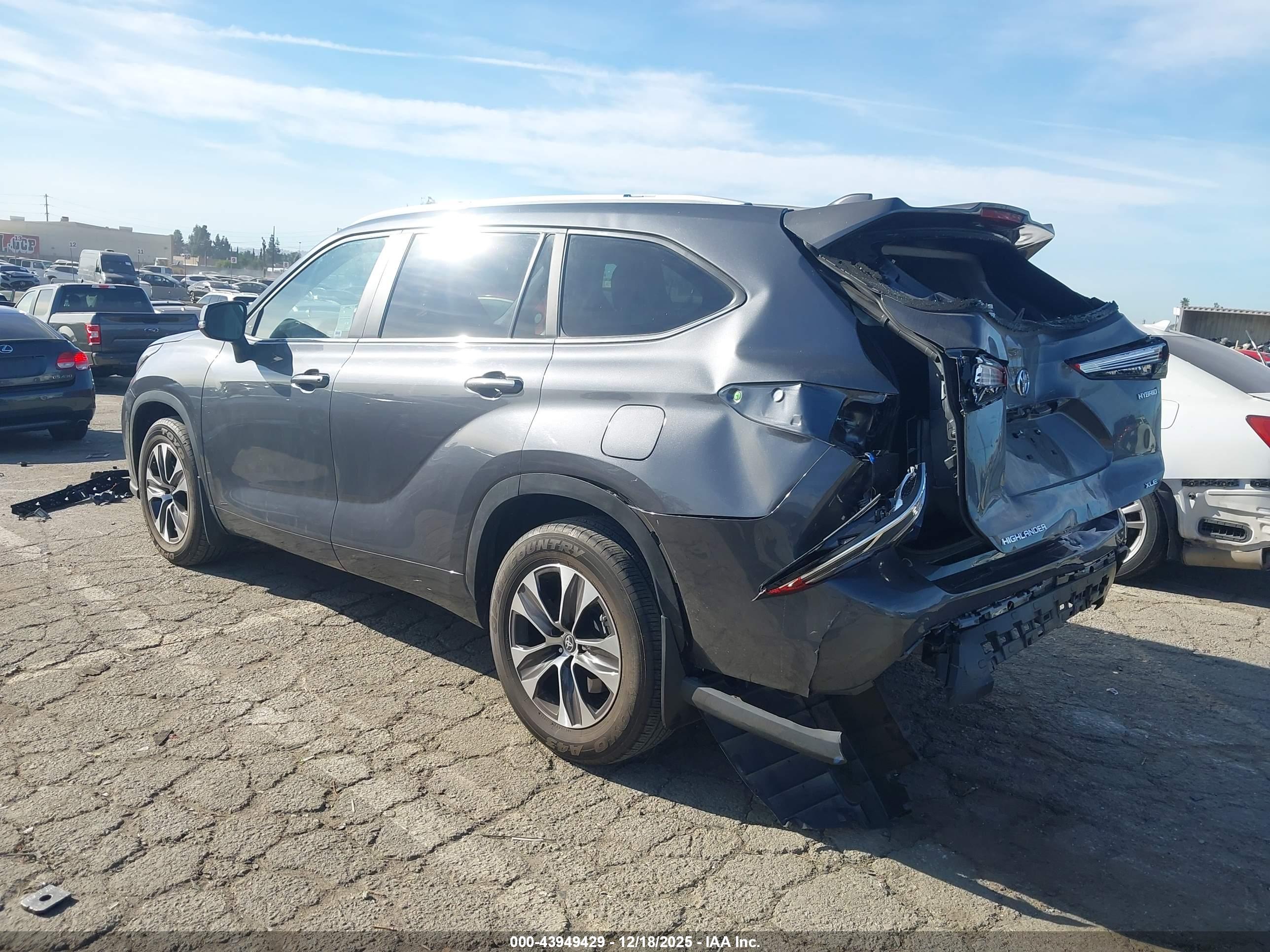 TOYOTA HIGHLANDER image 3