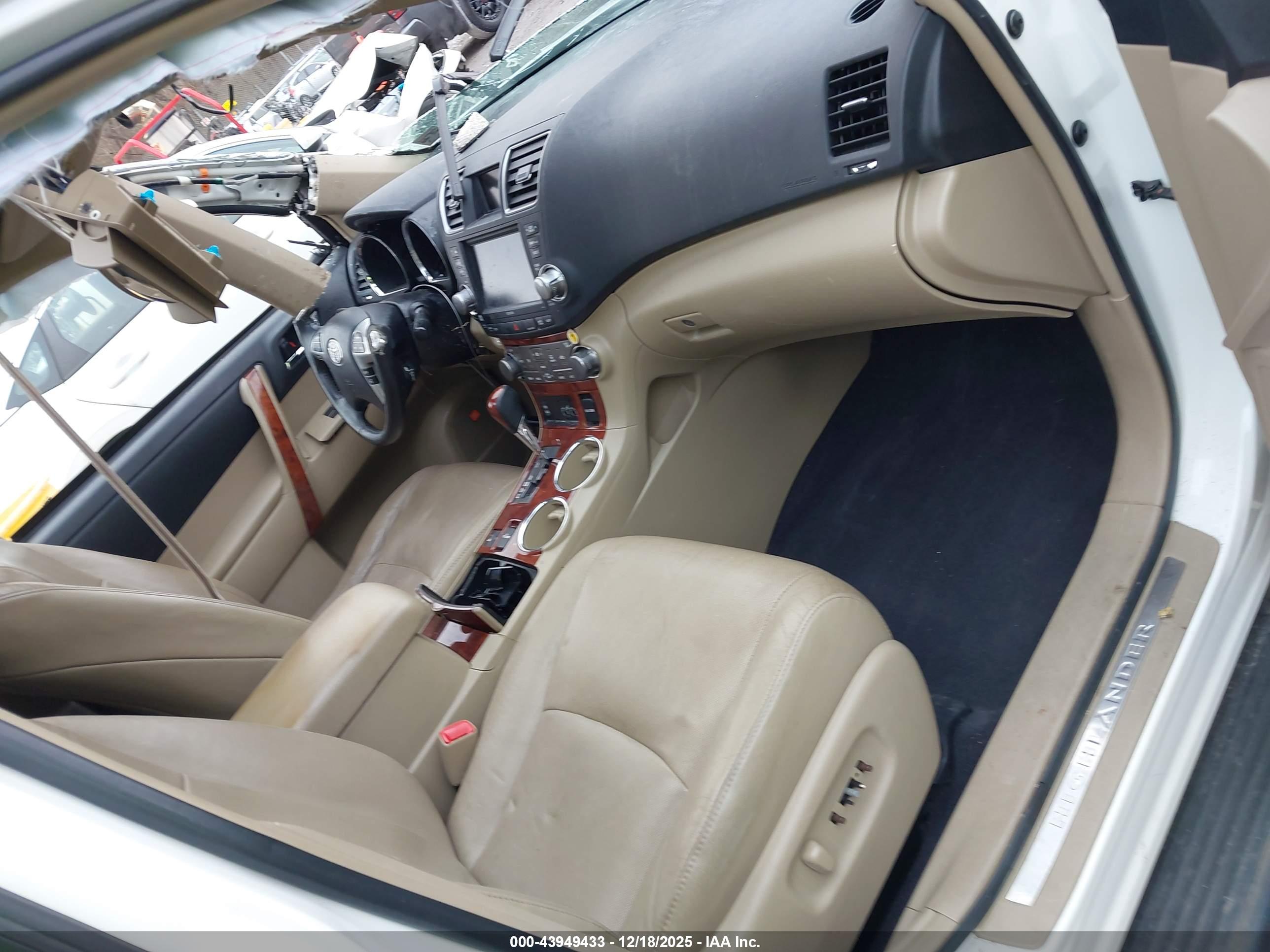 TOYOTA HIGHLANDER image 5