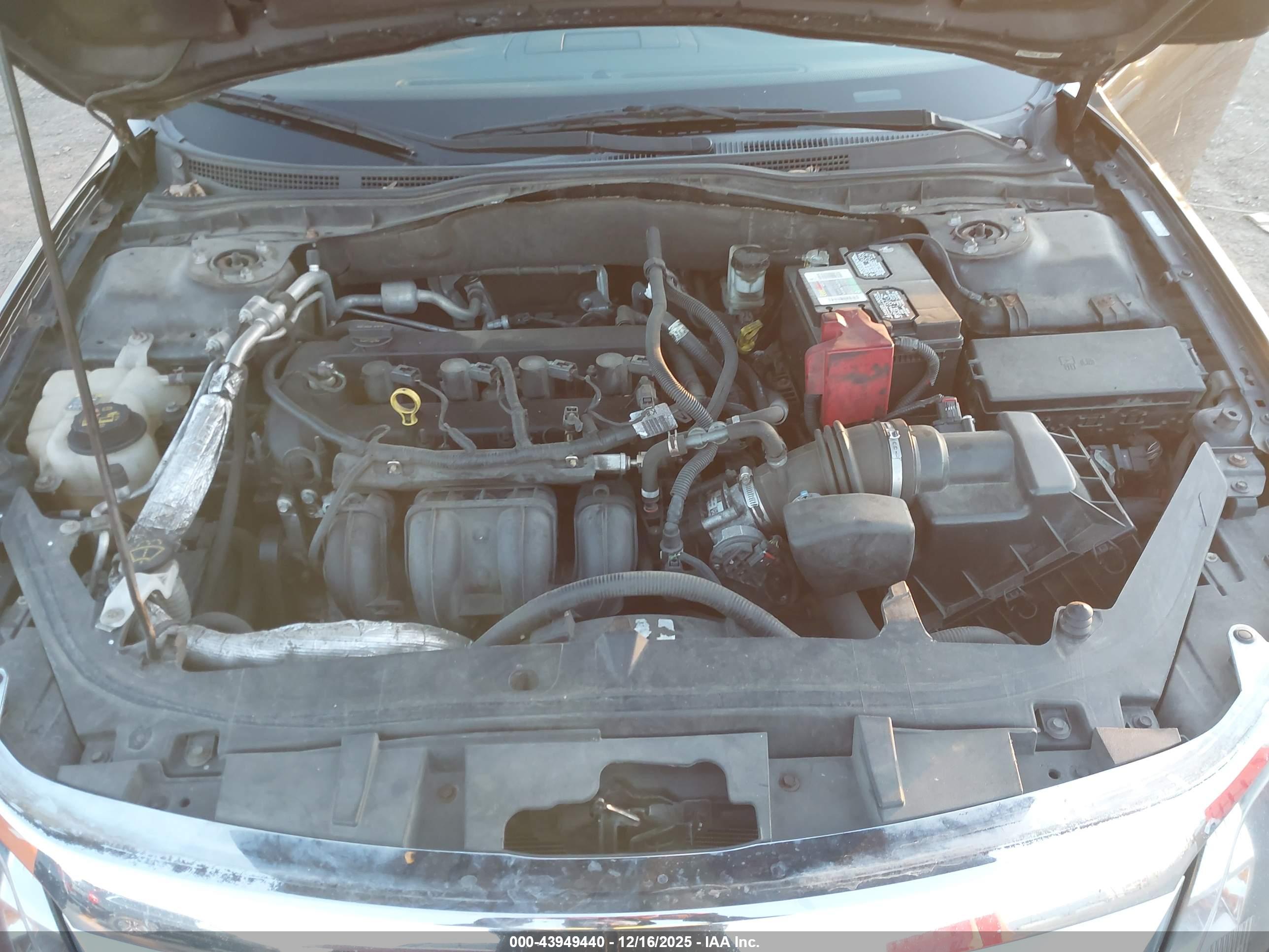 FORD FUSION image 10