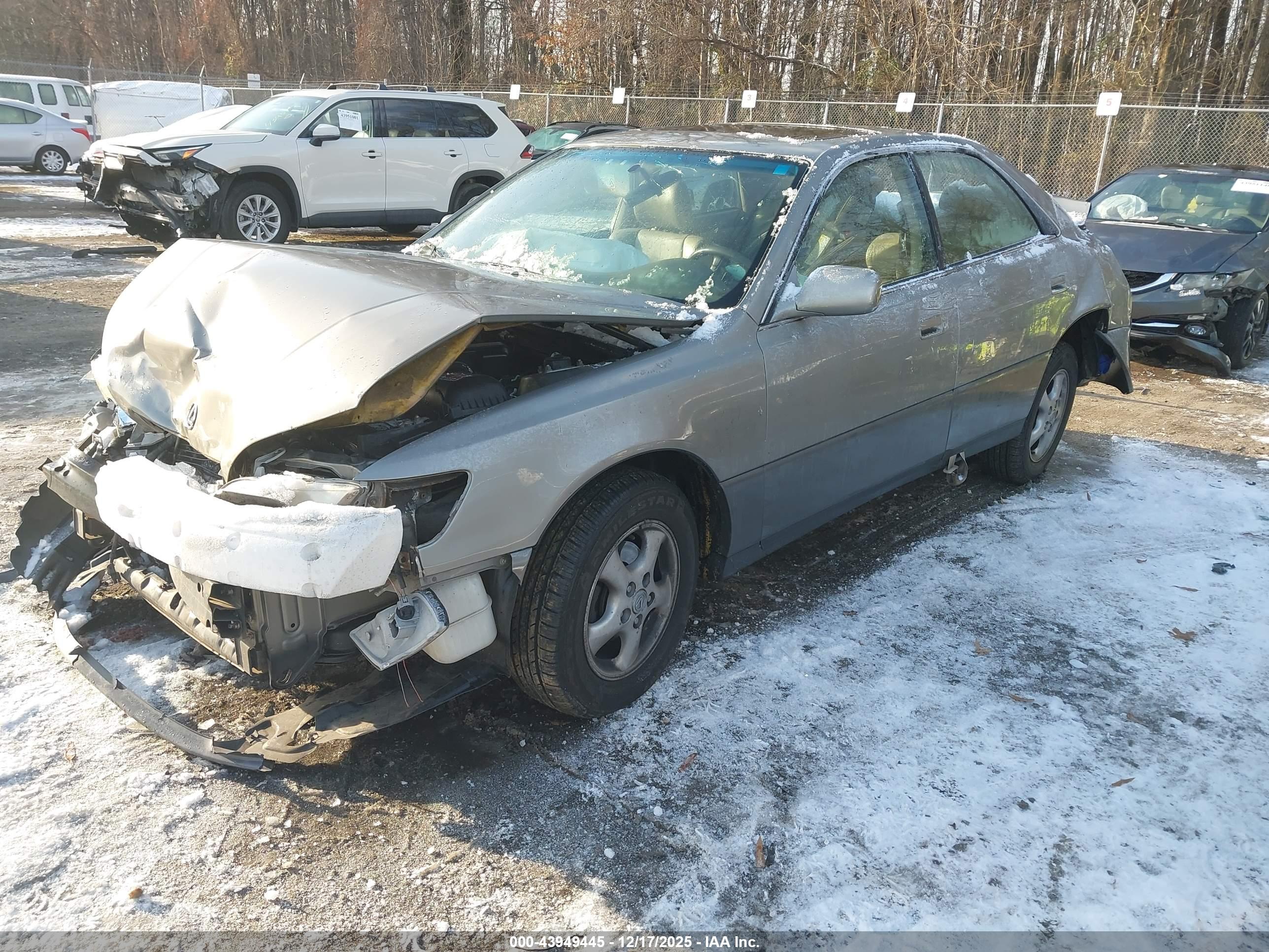 LEXUS ES image 2