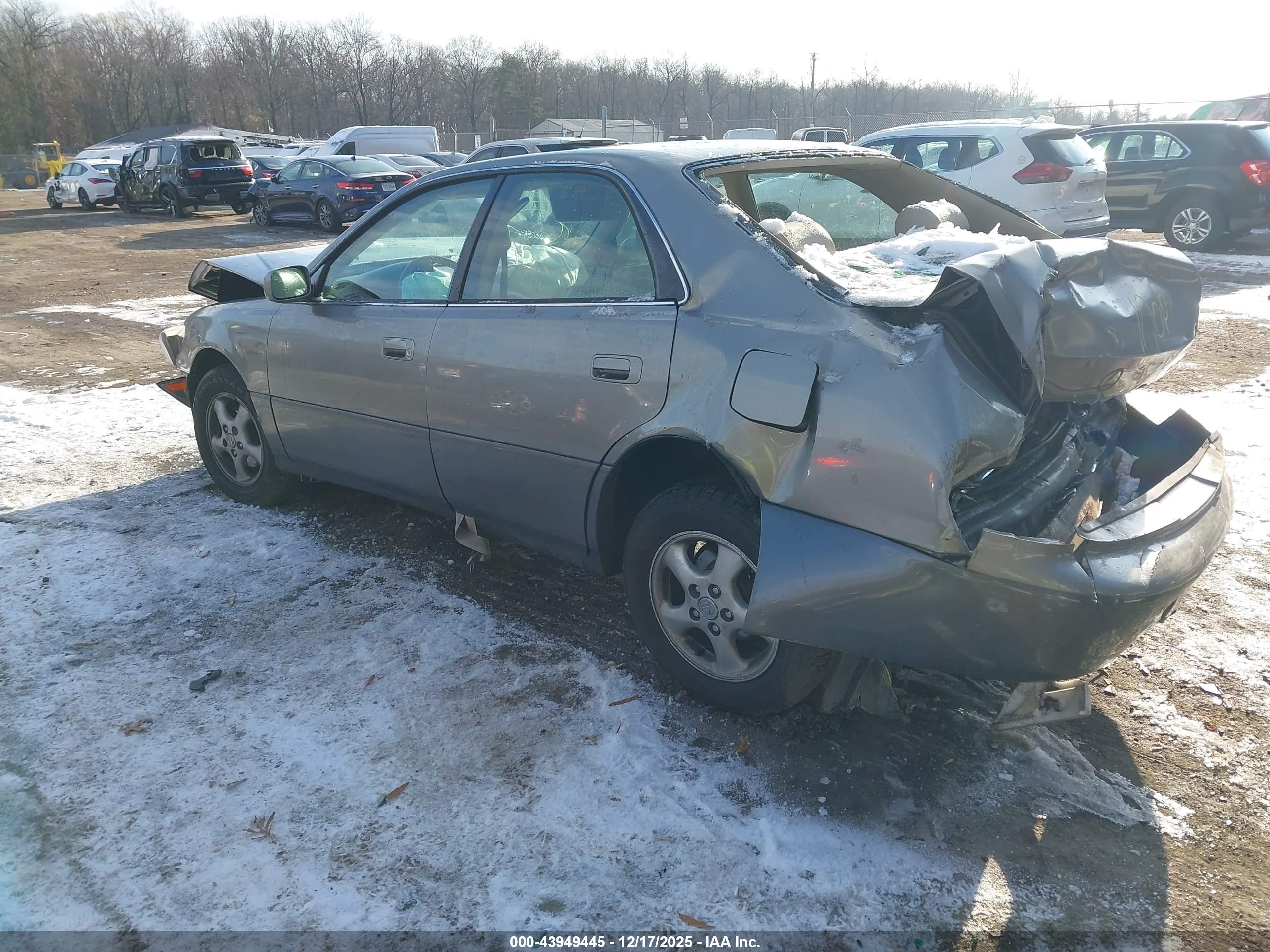LEXUS ES image 3
