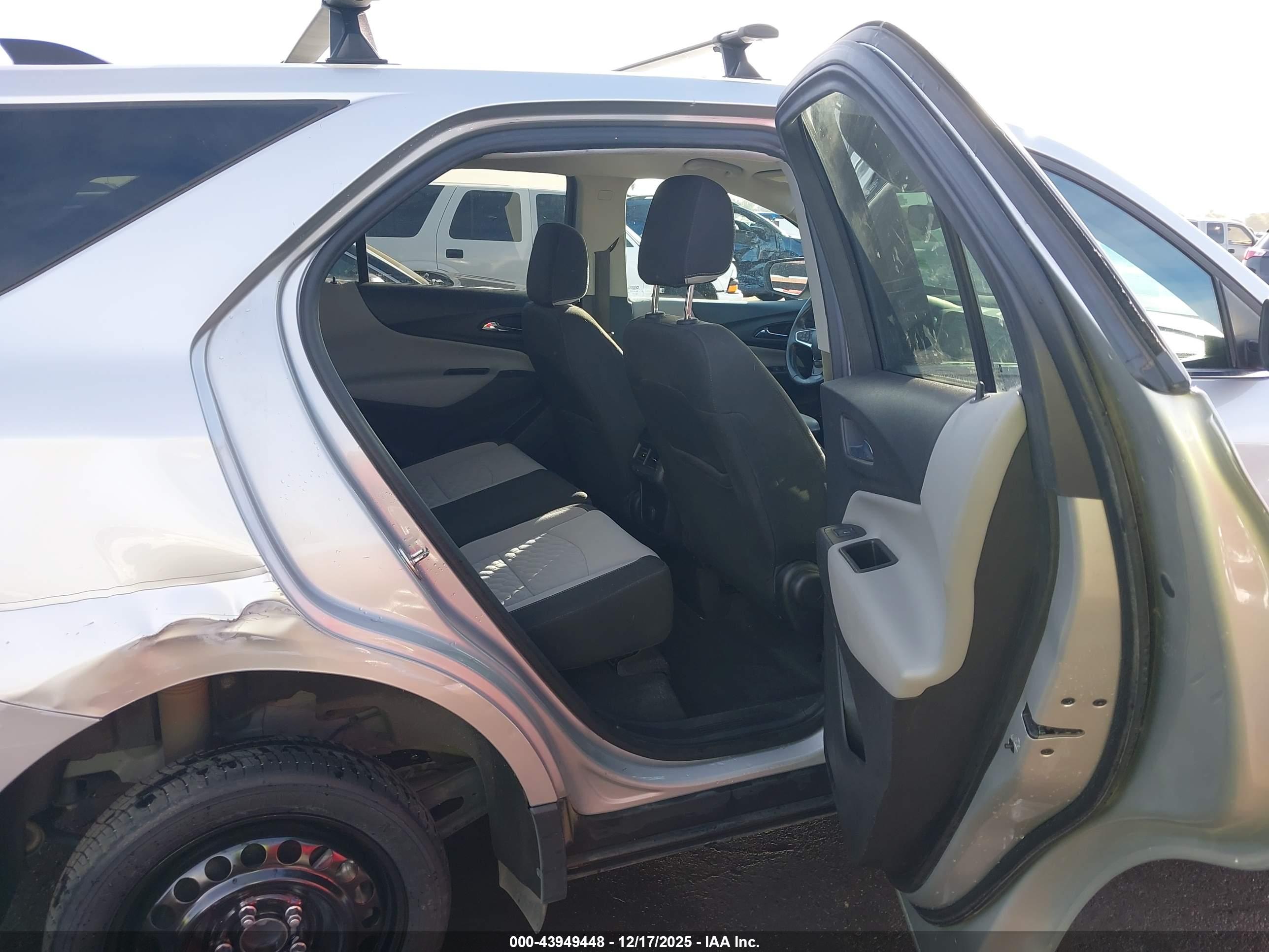 CHEVROLET EQUINOX image 8