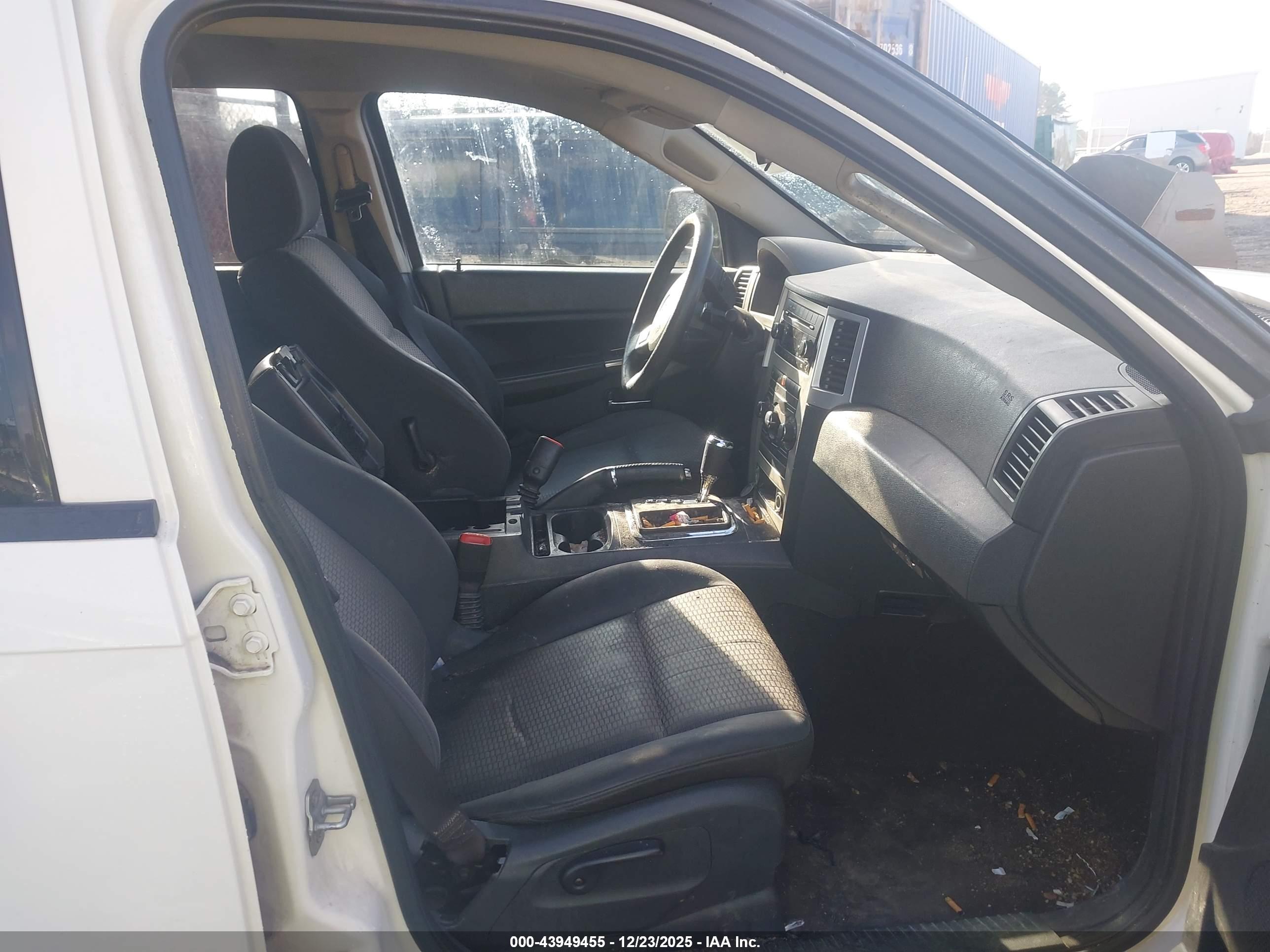 JEEP GRAND image 5