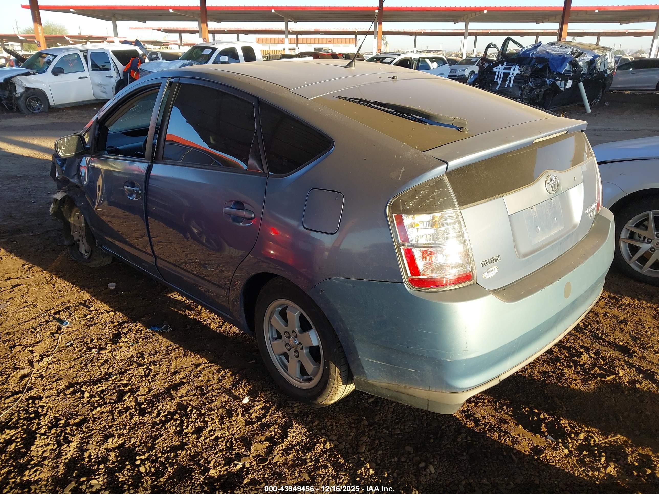 TOYOTA PRIUS image 3