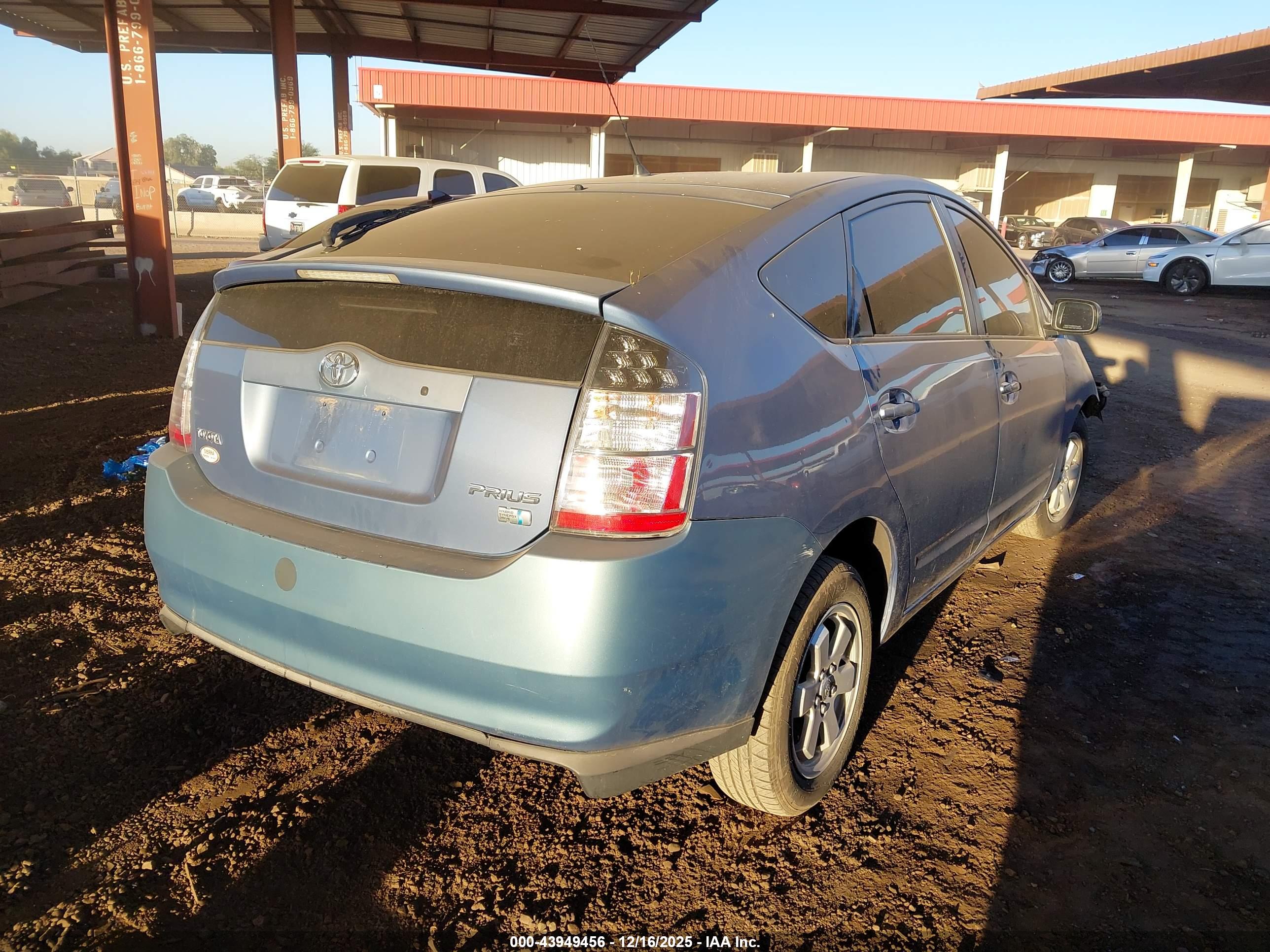TOYOTA PRIUS image 4