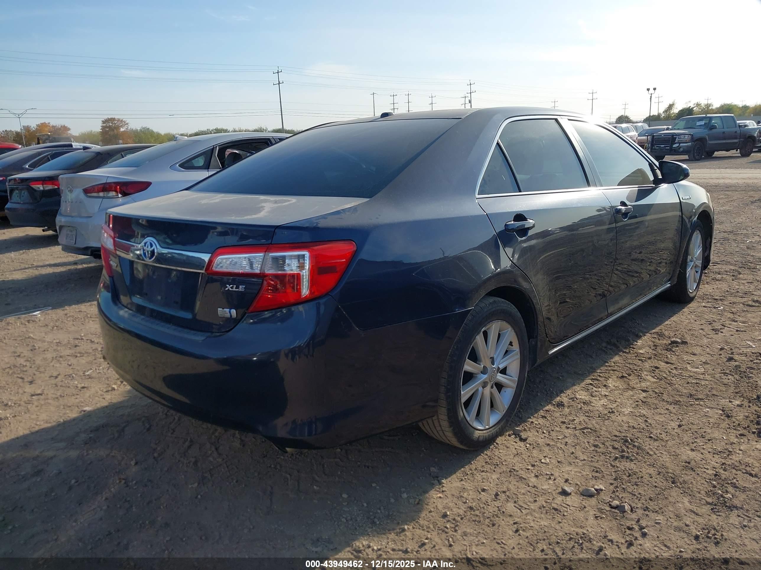 TOYOTA CAMRY image 4