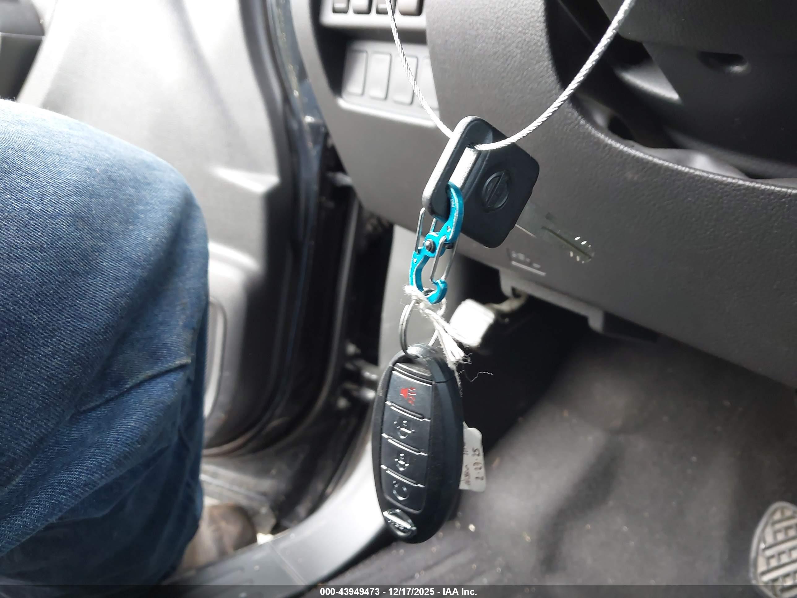 NISSAN TITAN image 11