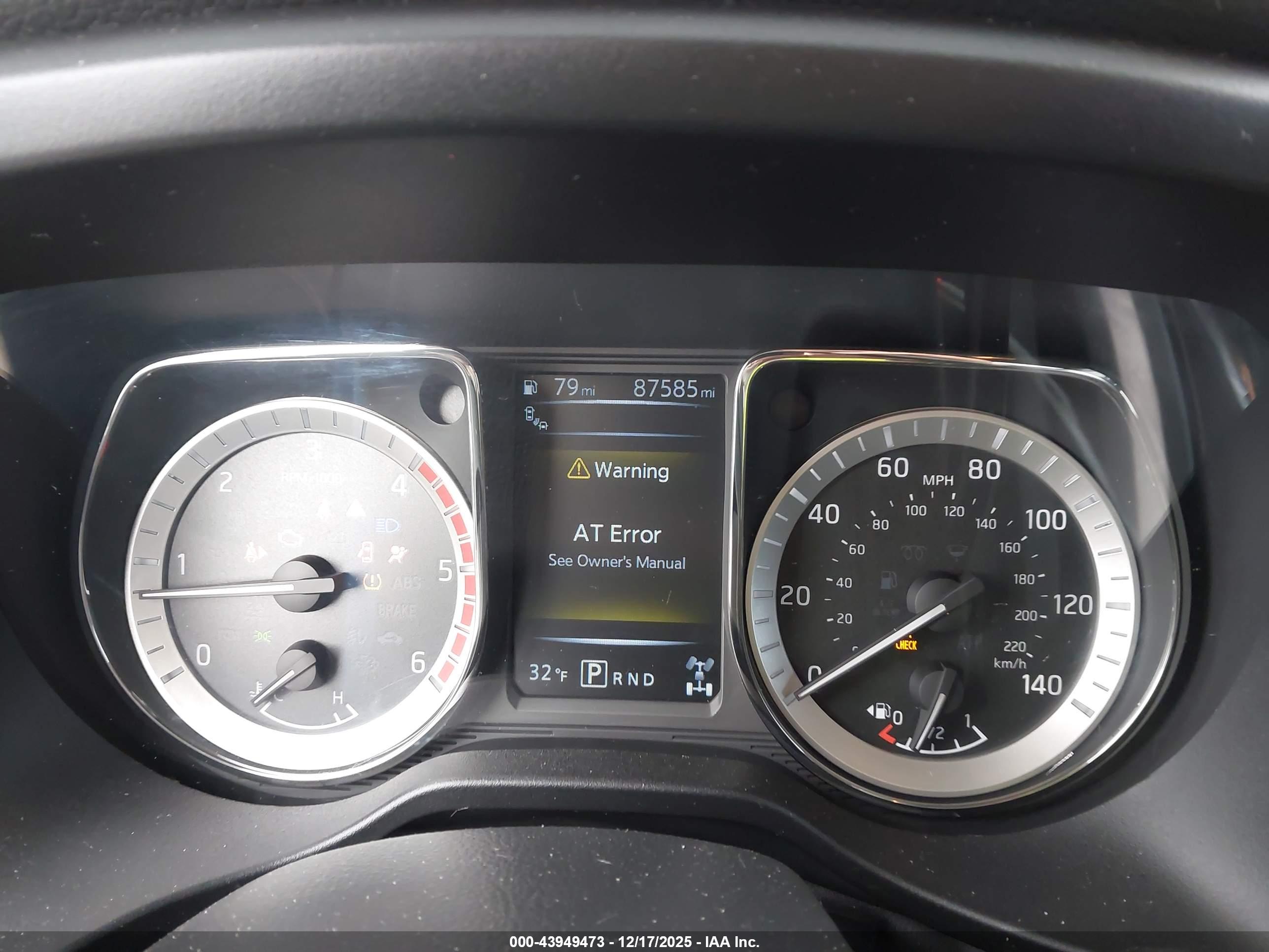 NISSAN TITAN image 7
