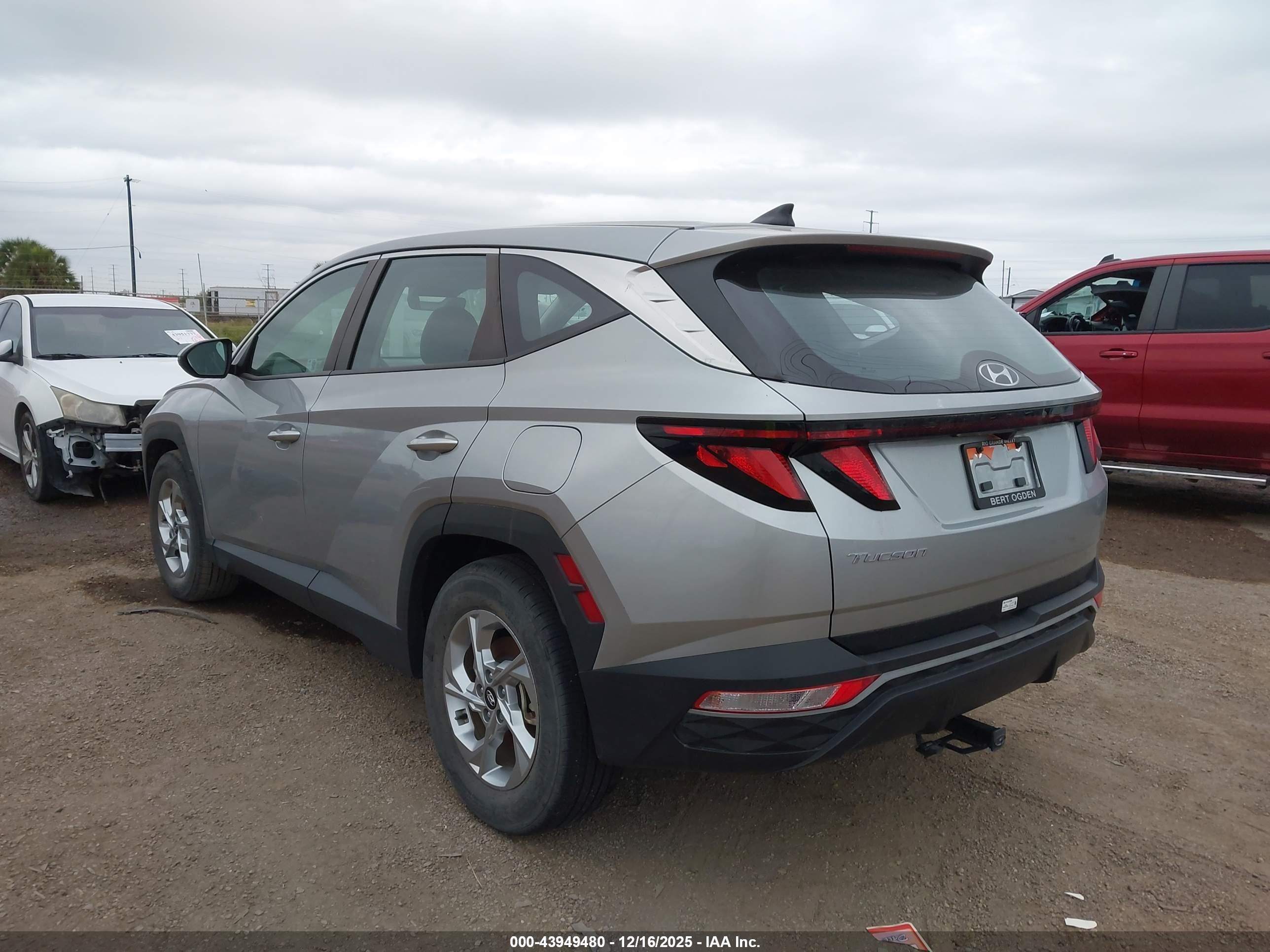 HYUNDAI TUCSON image 3