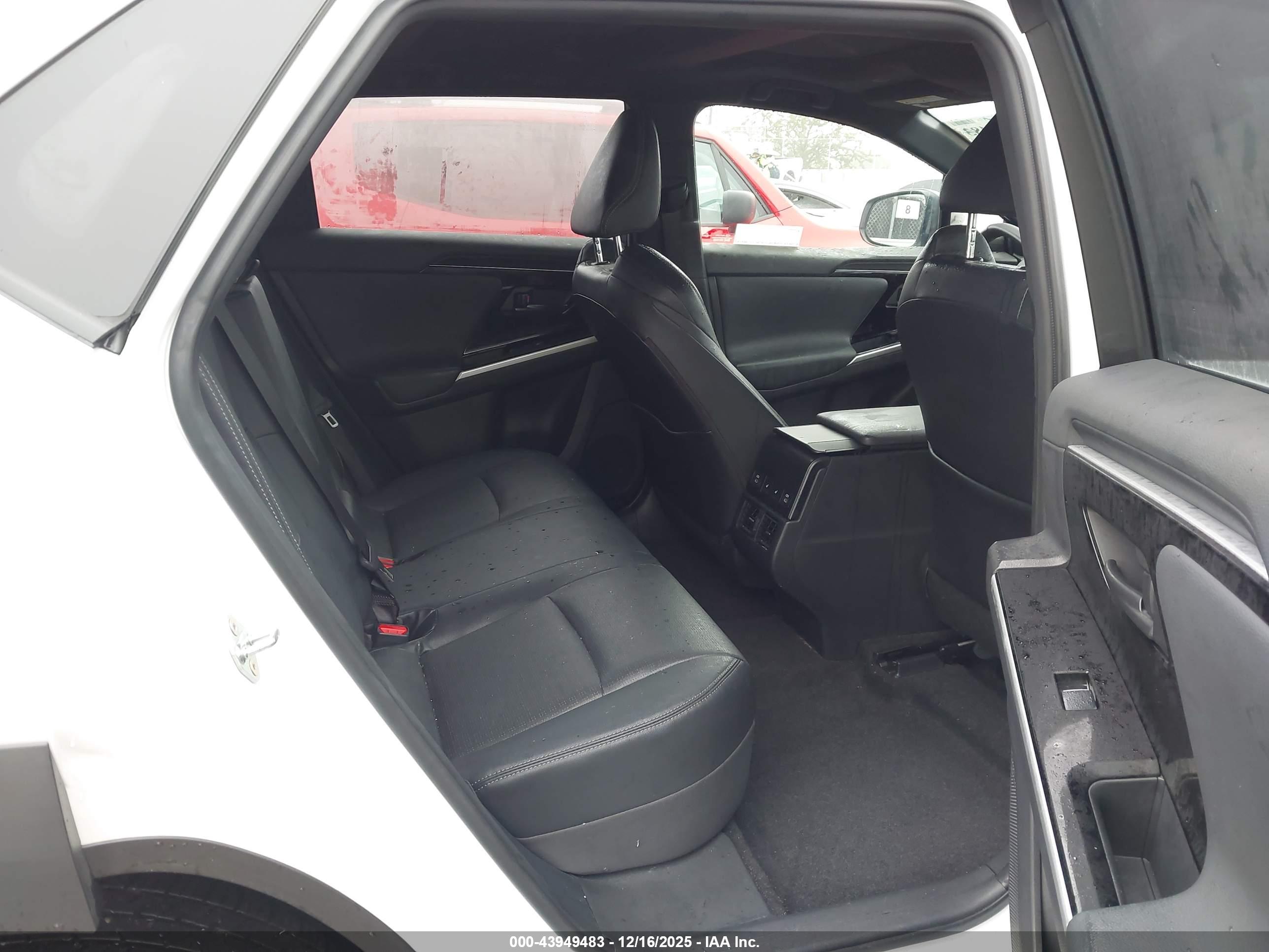SUBARU SOLTERRA image 8