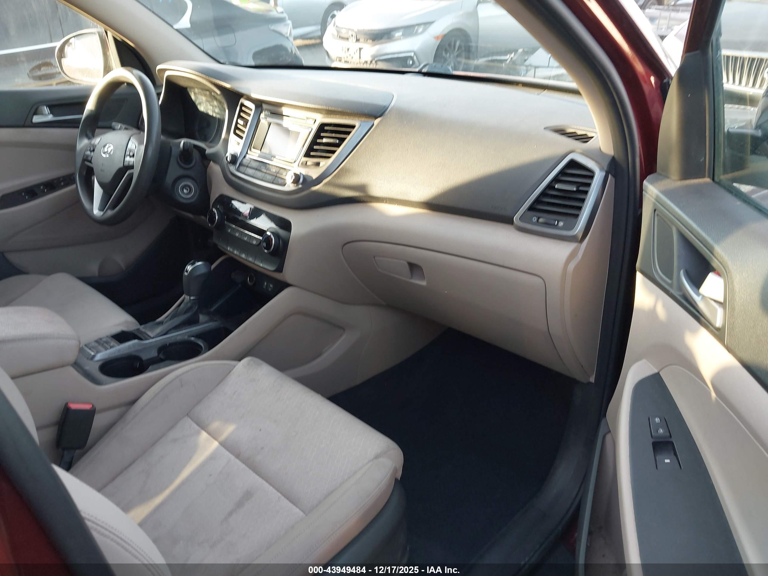 HYUNDAI TUCSON image 5