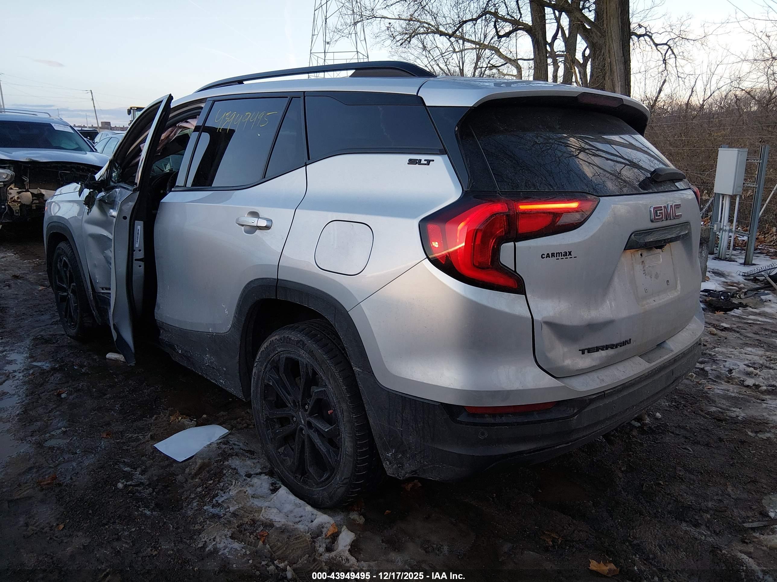 GMC TERRAIN image 3