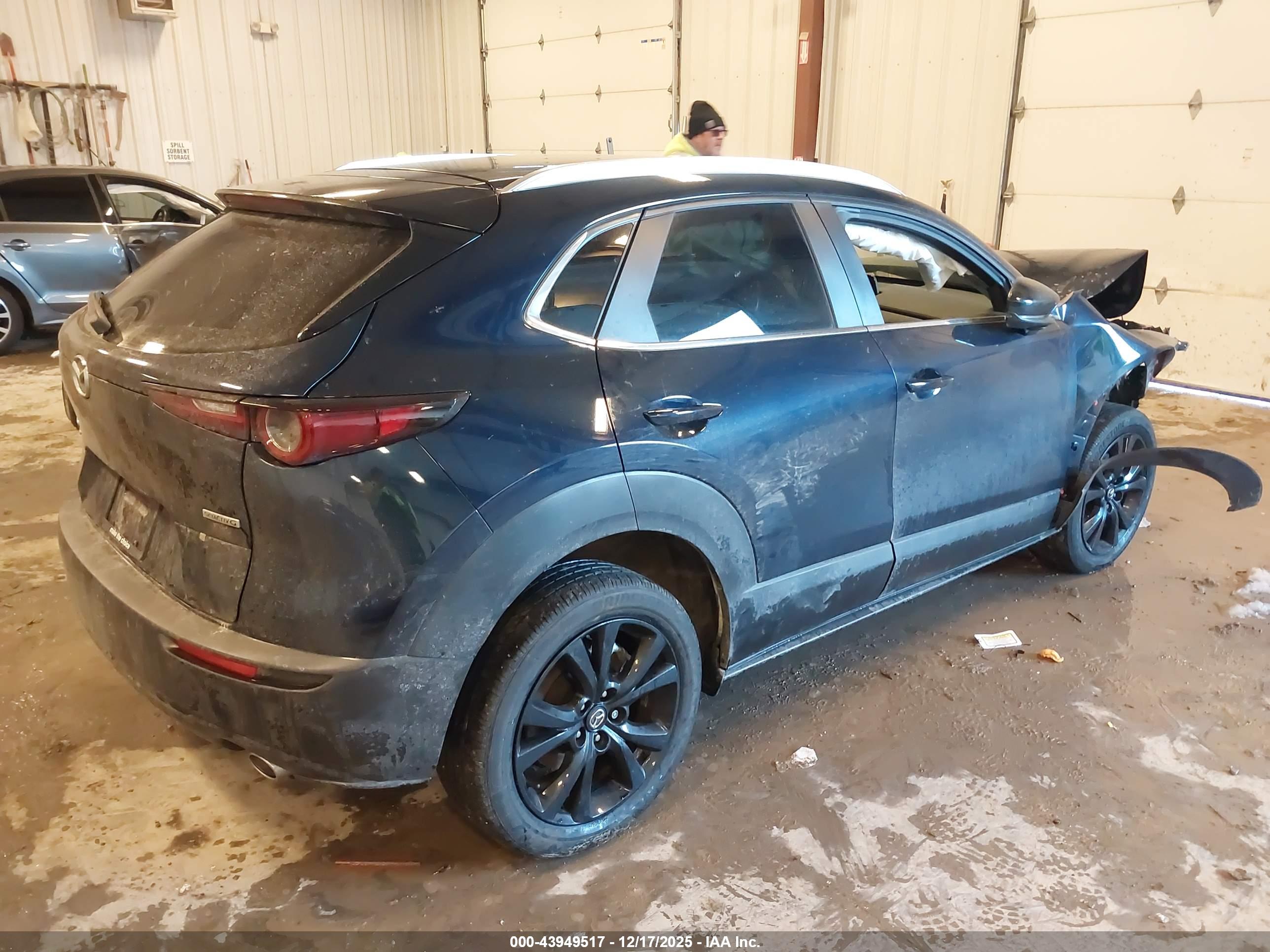 MAZDA CX-30 image 4