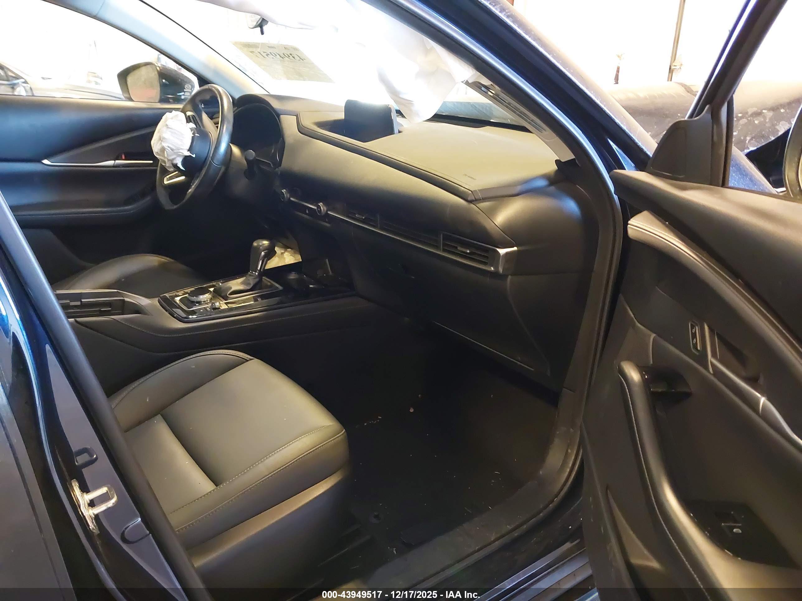 MAZDA CX-30 image 5