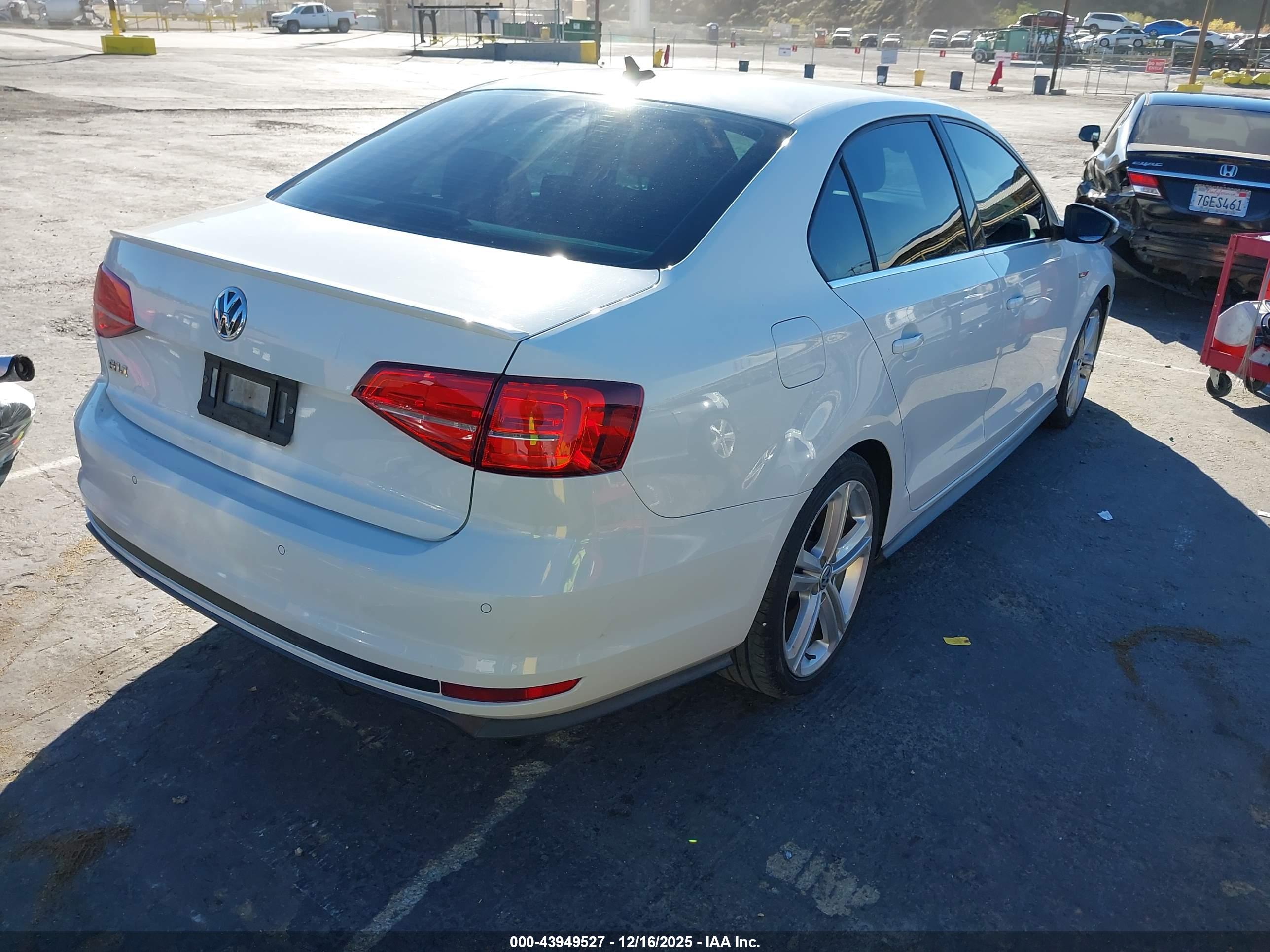 VOLKSWAGEN JETTA image 4