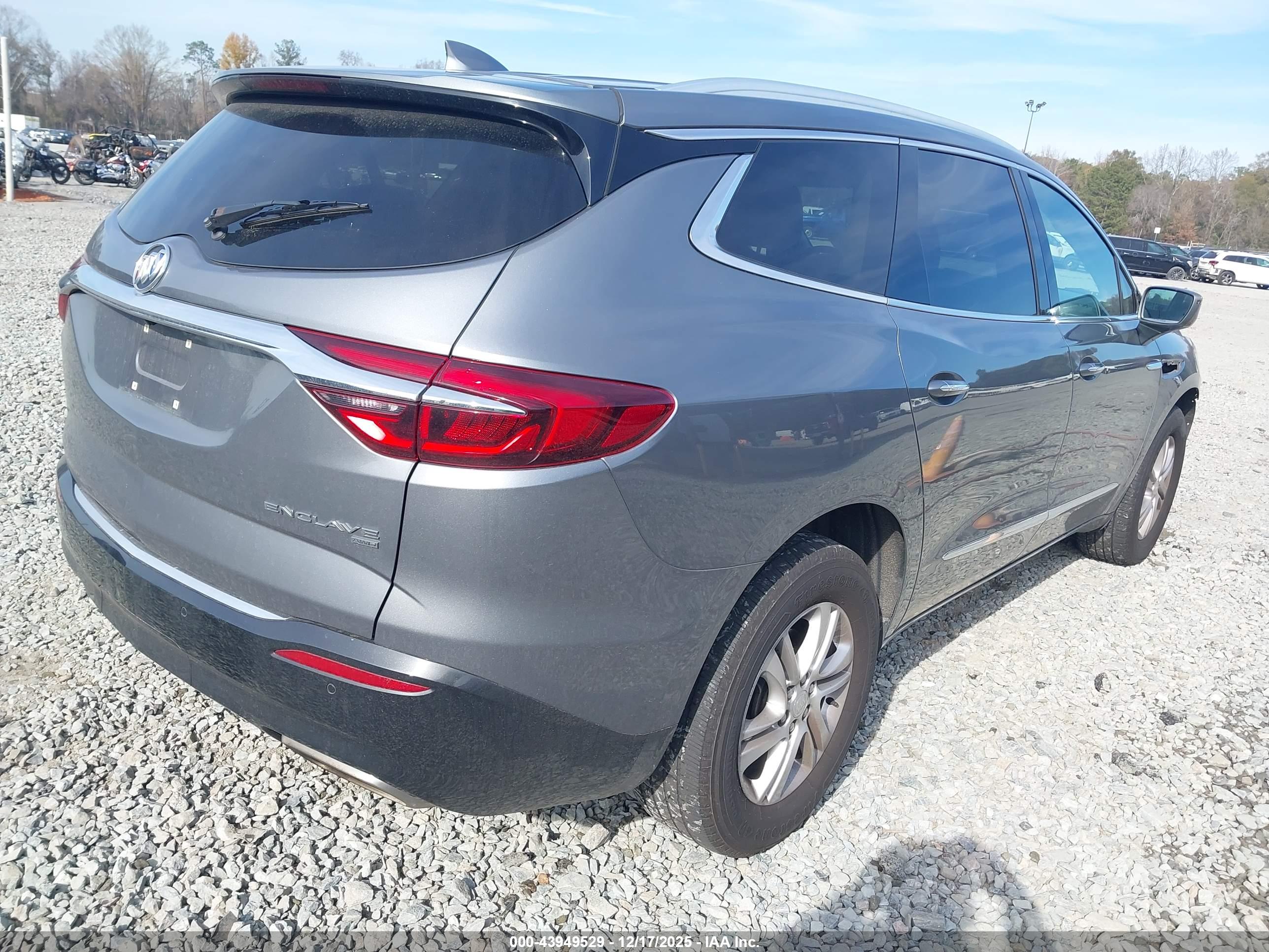 BUICK ENCLAVE image 4