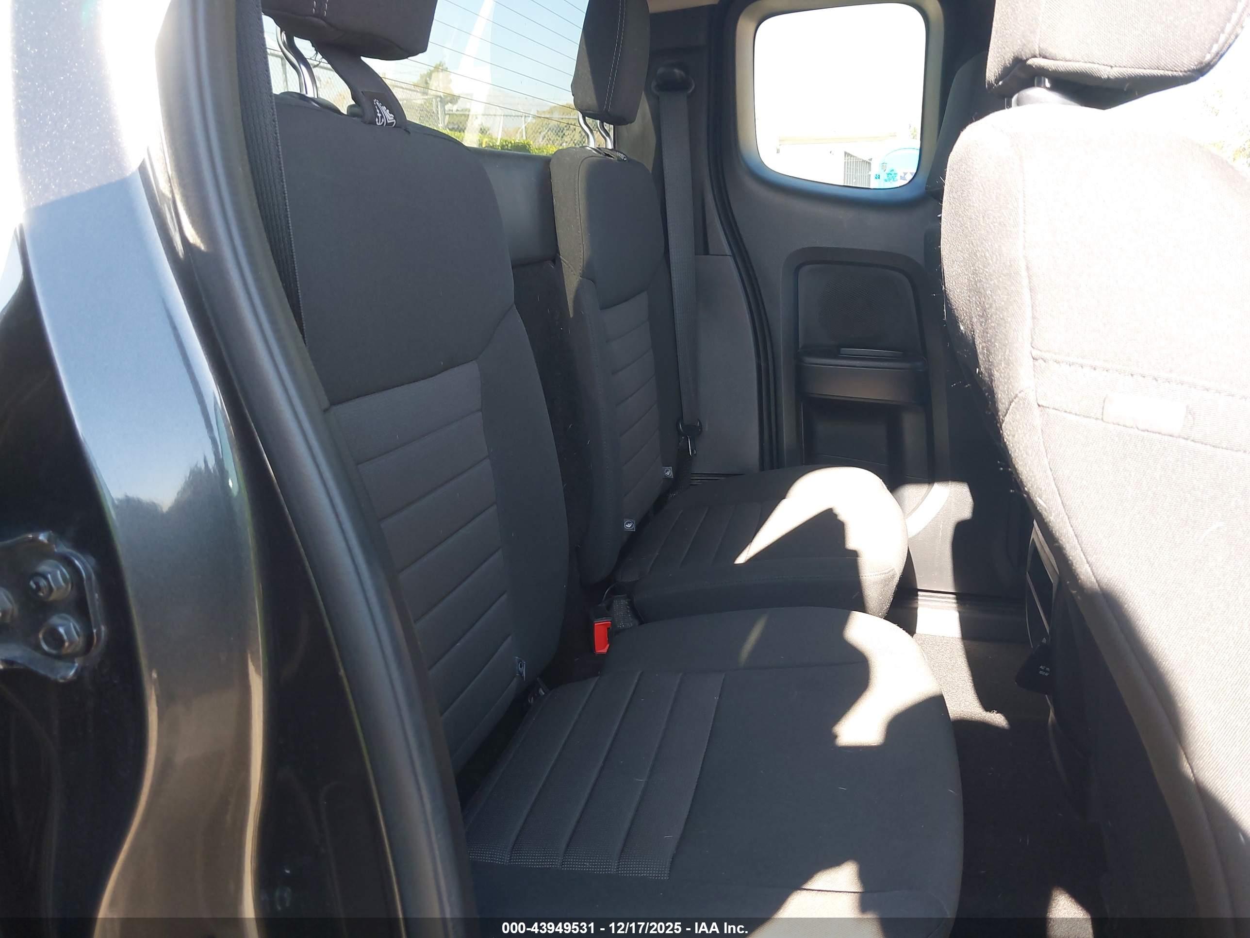 FORD RANGER image 8