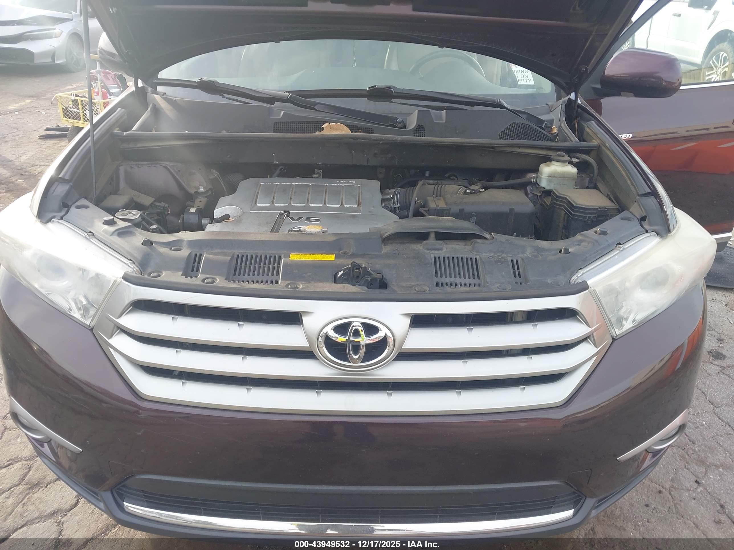 TOYOTA HIGHLANDER image 10
