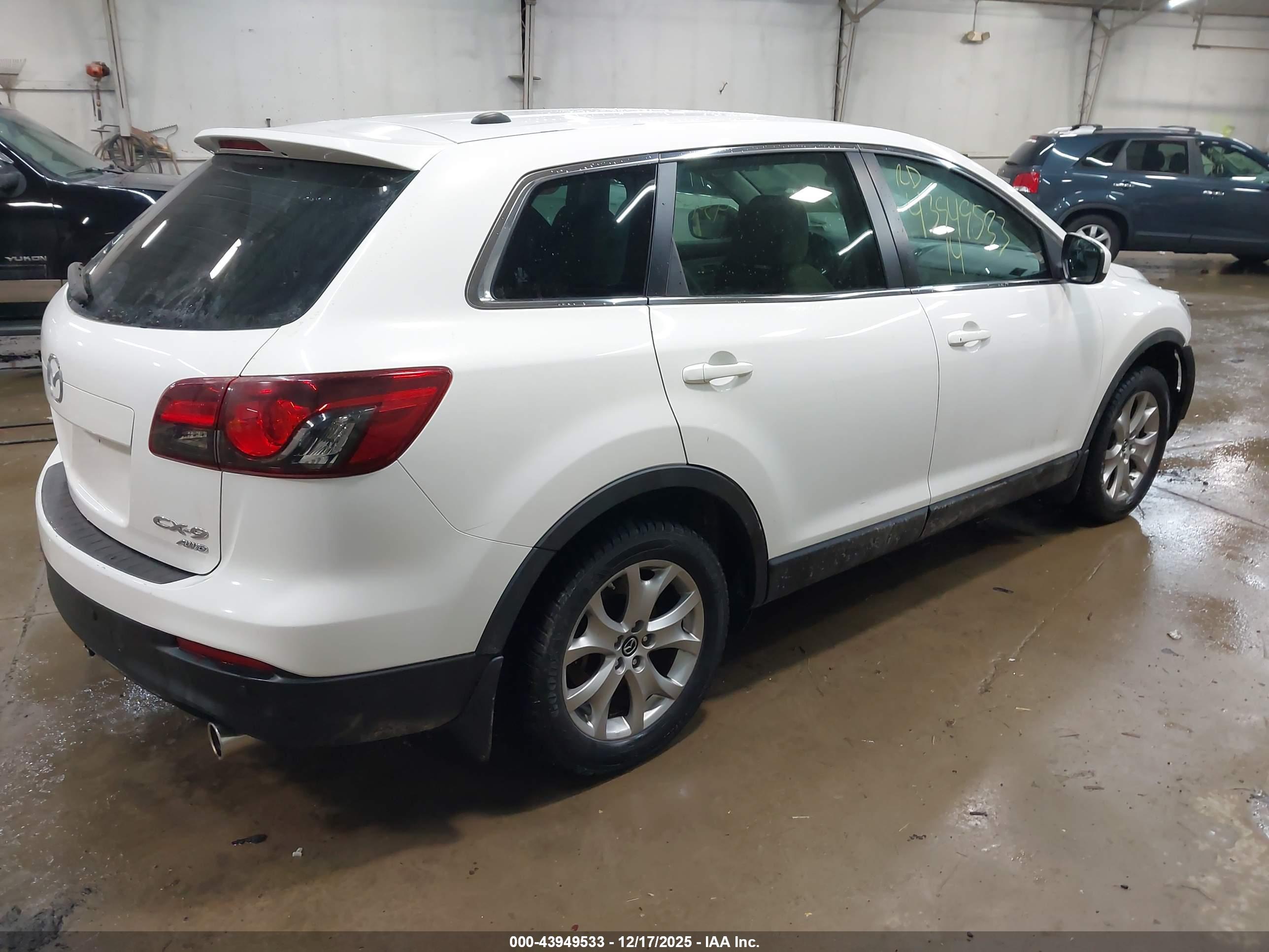MAZDA CX-9 image 4