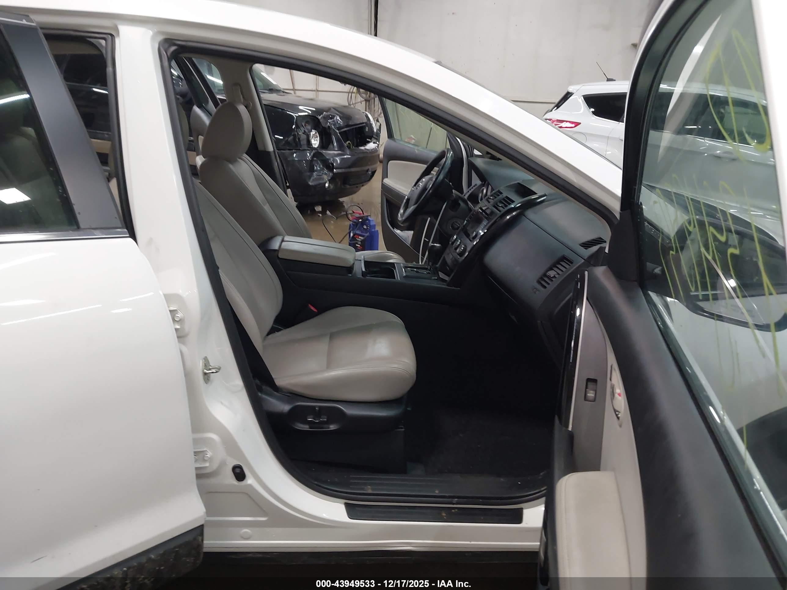 MAZDA CX-9 image 5