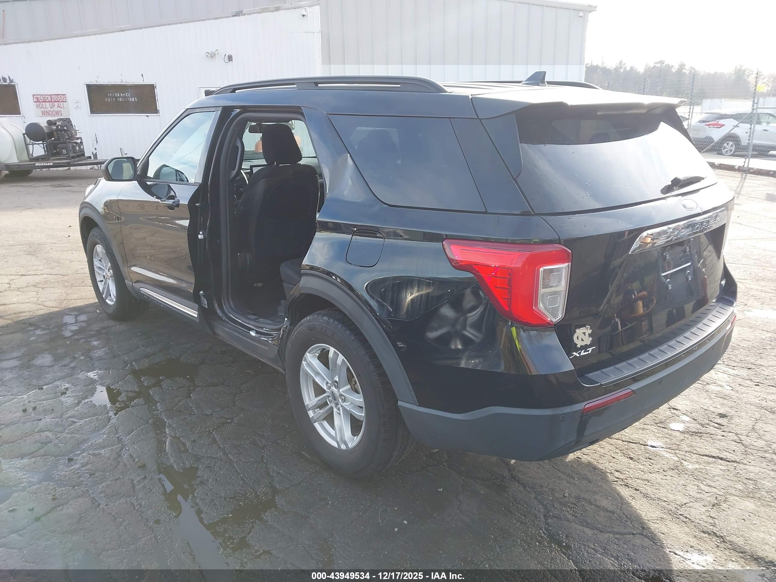 FORD EXPLORER image 3