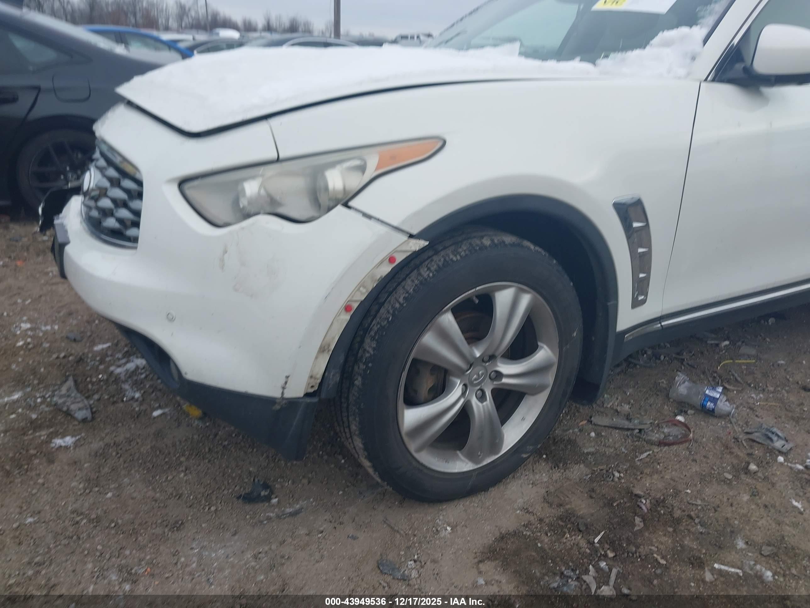 INFINITI FX35 image 6