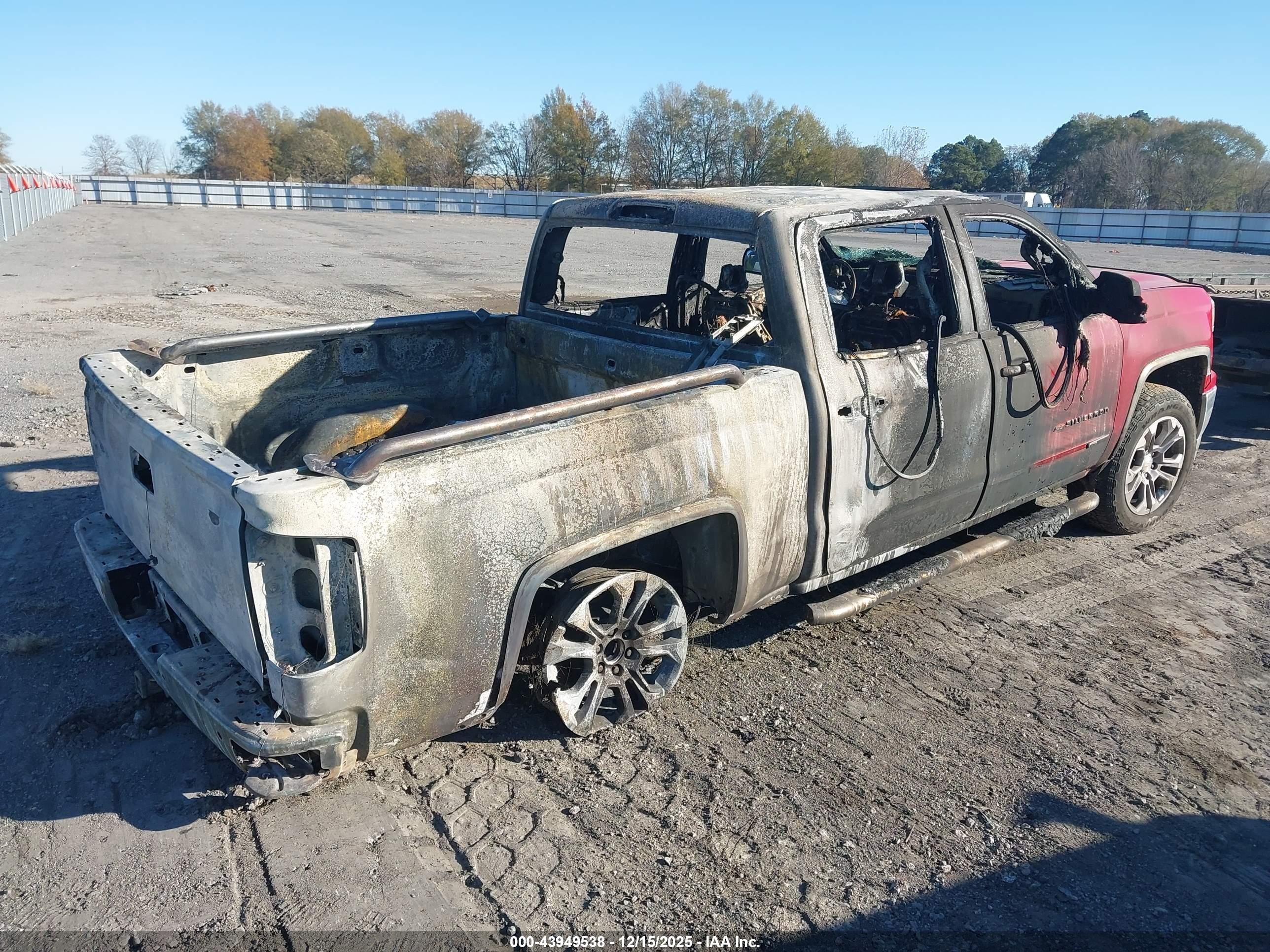 CHEVROLET SILVERADO image 4