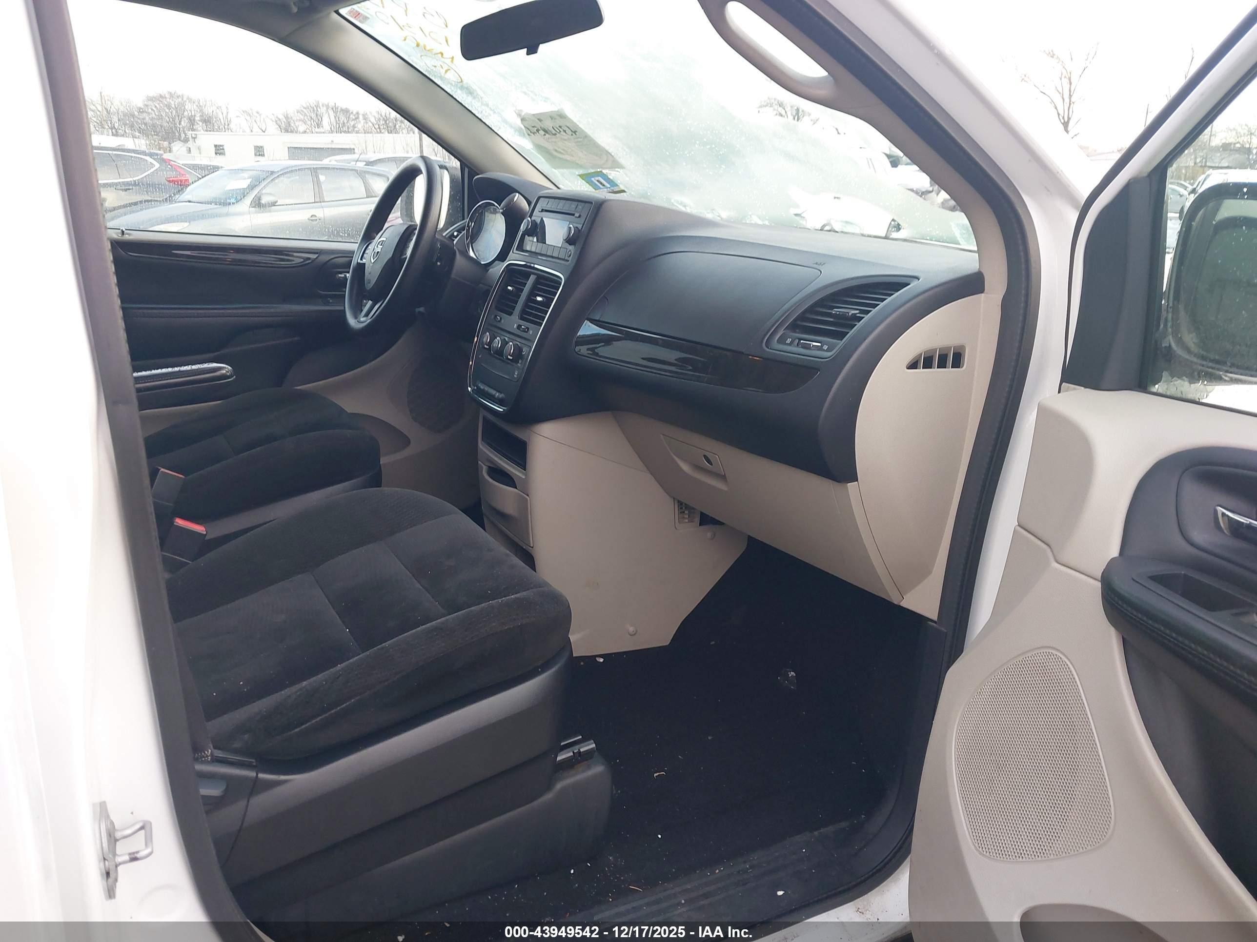 DODGE GRAND image 5