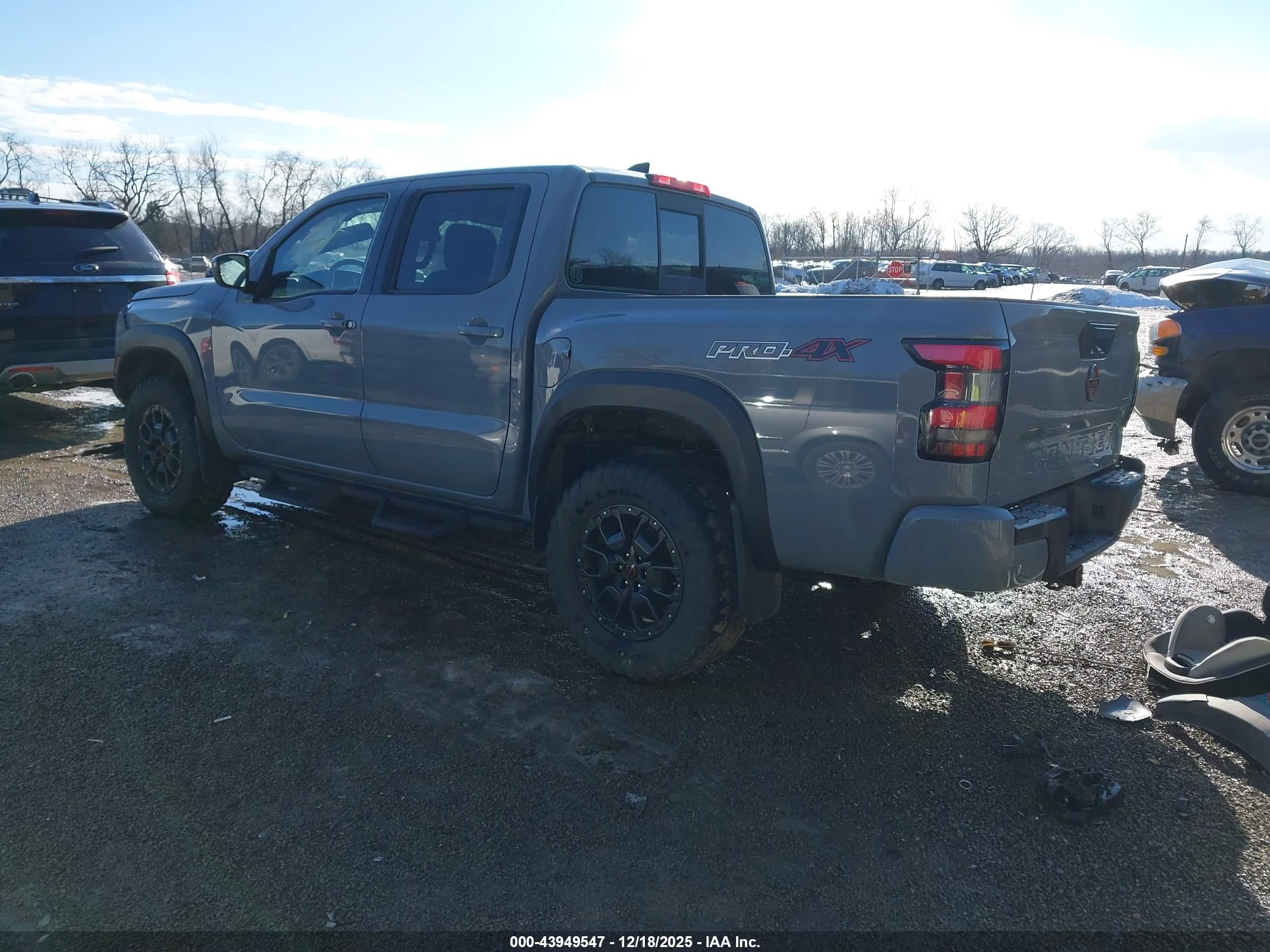NISSAN FRONTIER image 3