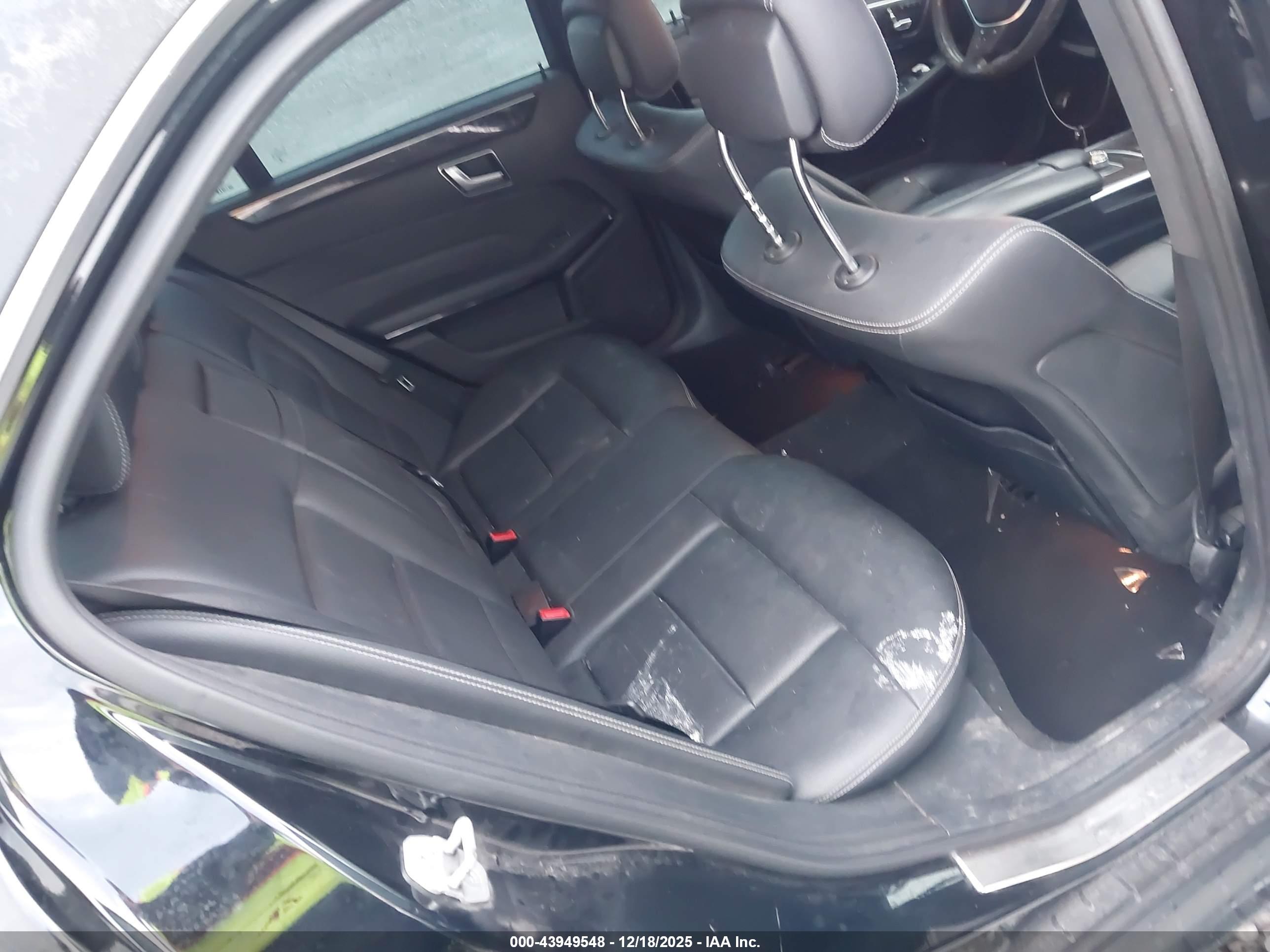 MERCEDES-BENZ E image 8