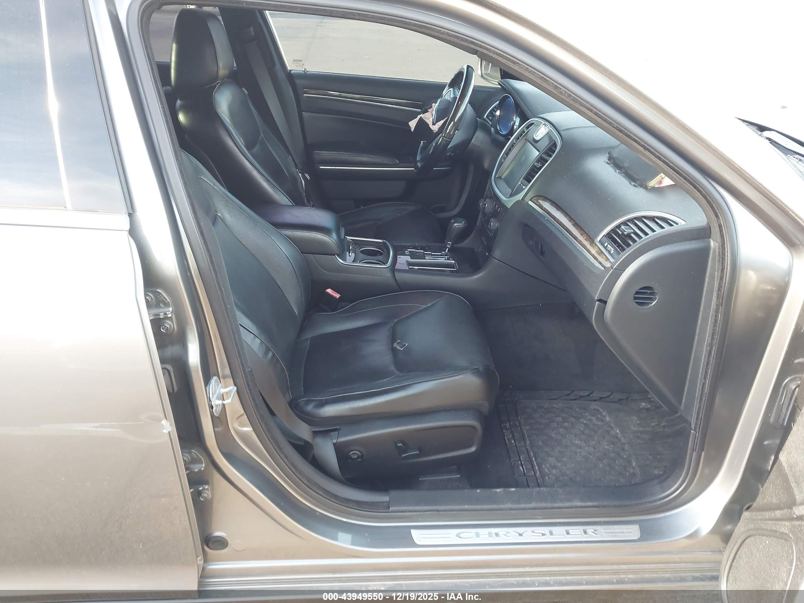 CHRYSLER 300C image 5