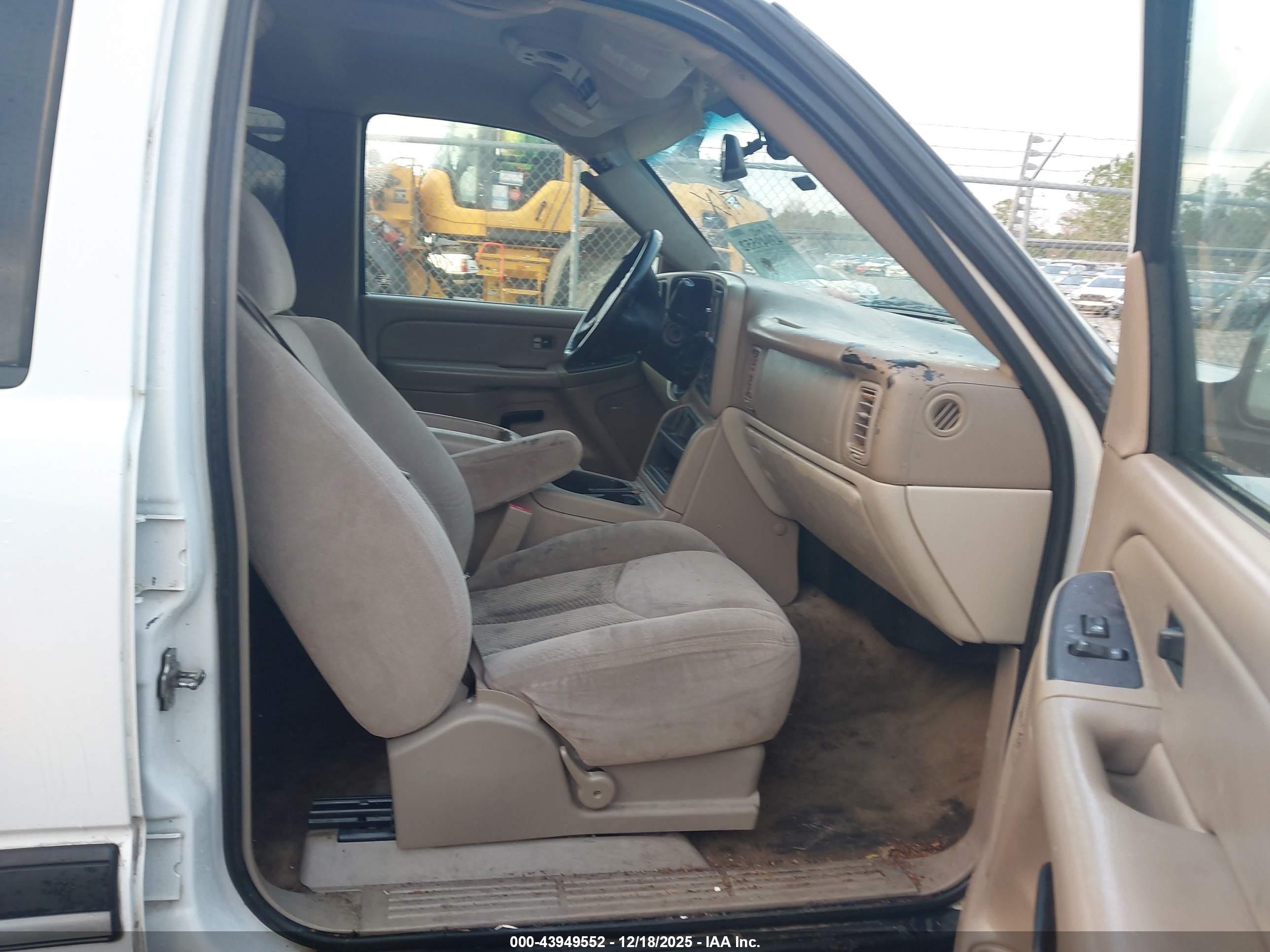 CHEVROLET TAHOE image 5