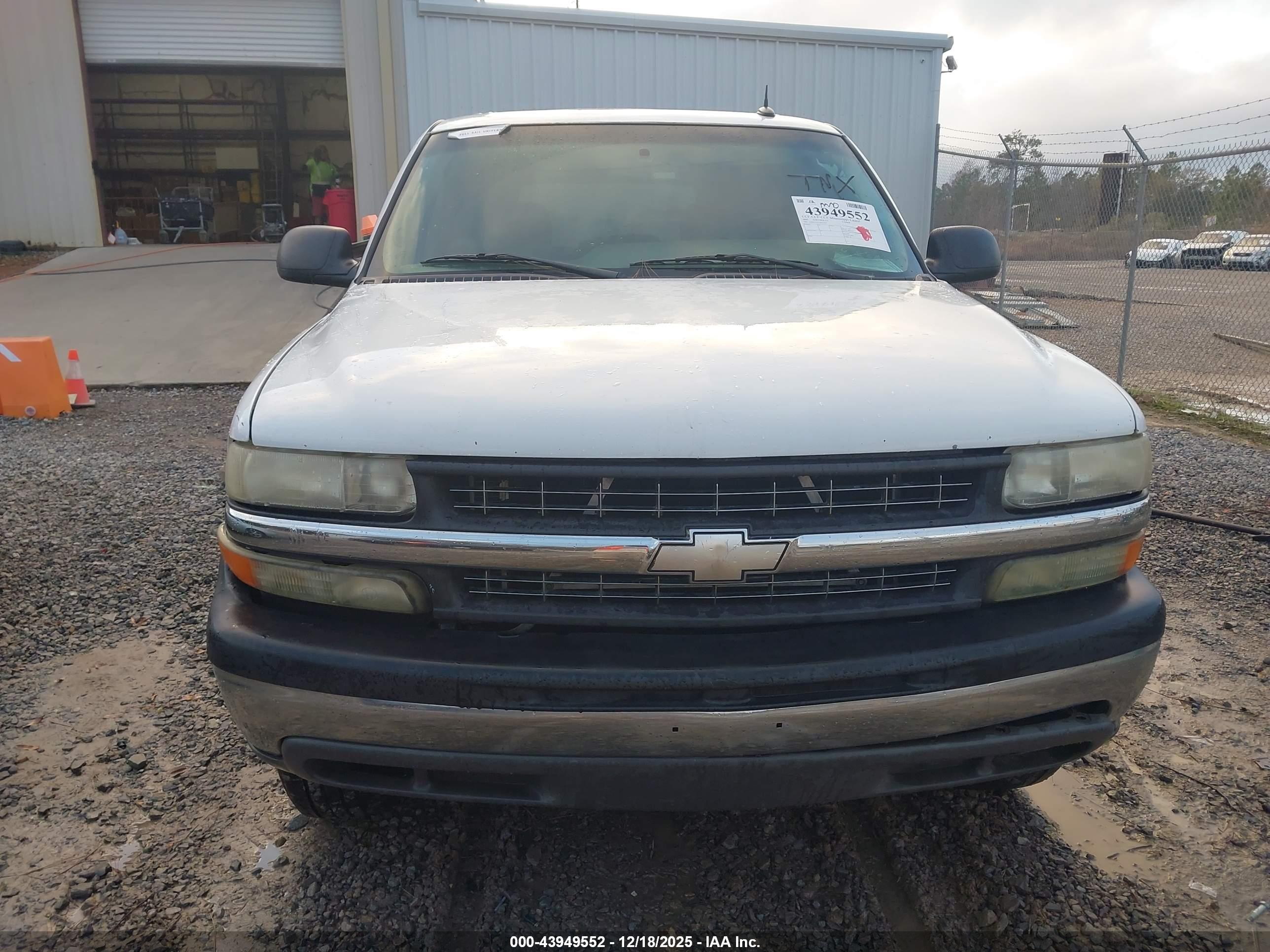 CHEVROLET TAHOE image 6