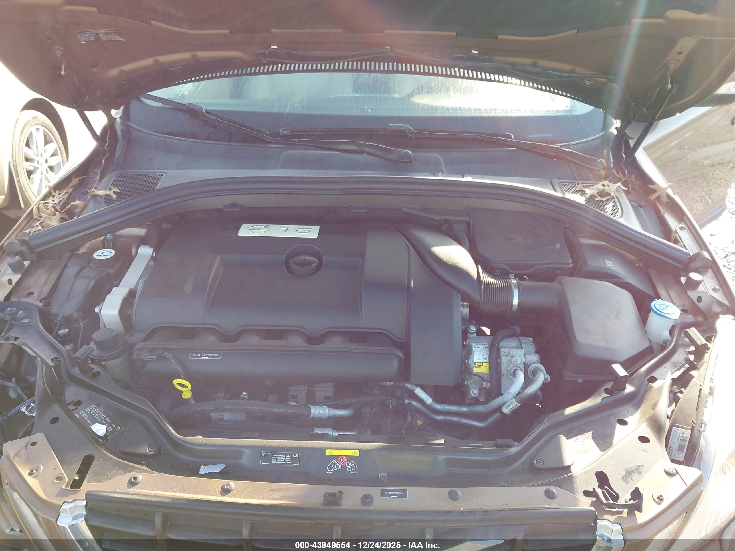 VOLVO XC60 image 10