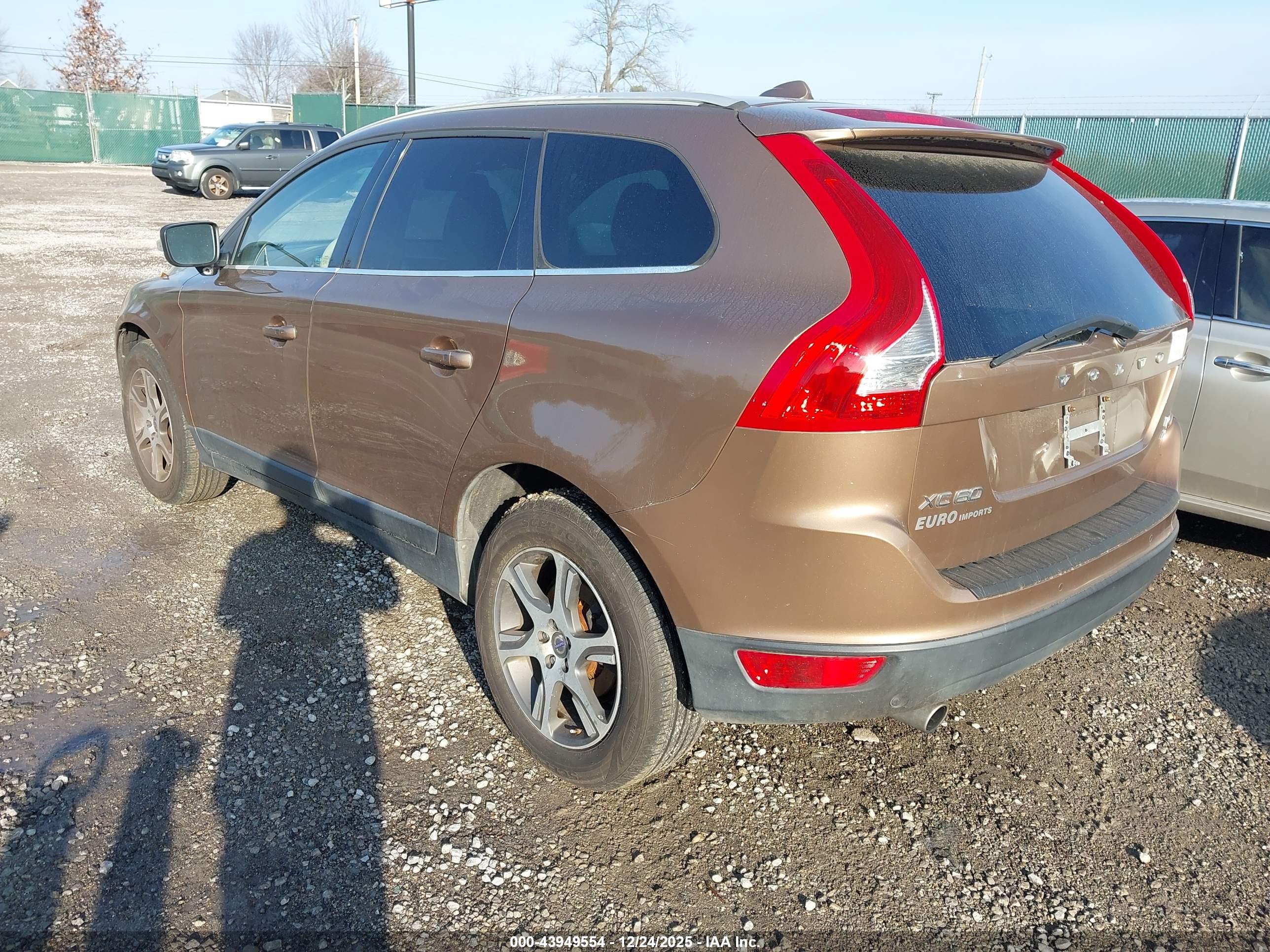 VOLVO XC60 image 3