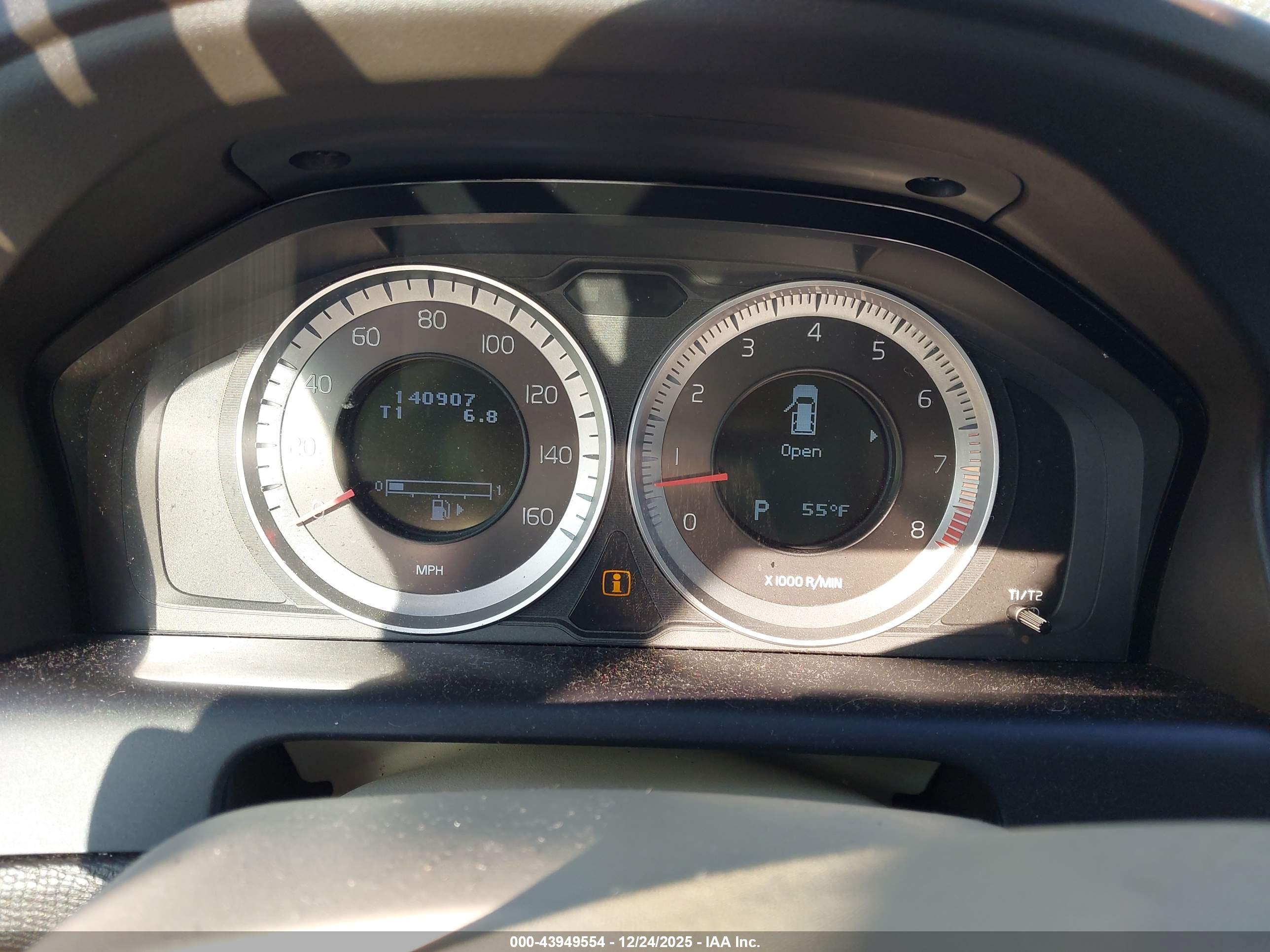 VOLVO XC60 image 7