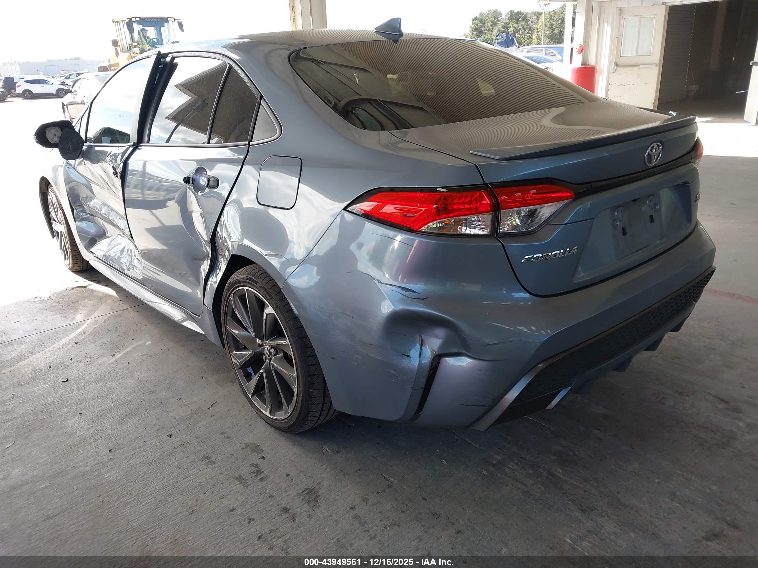 TOYOTA COROLLA image 3