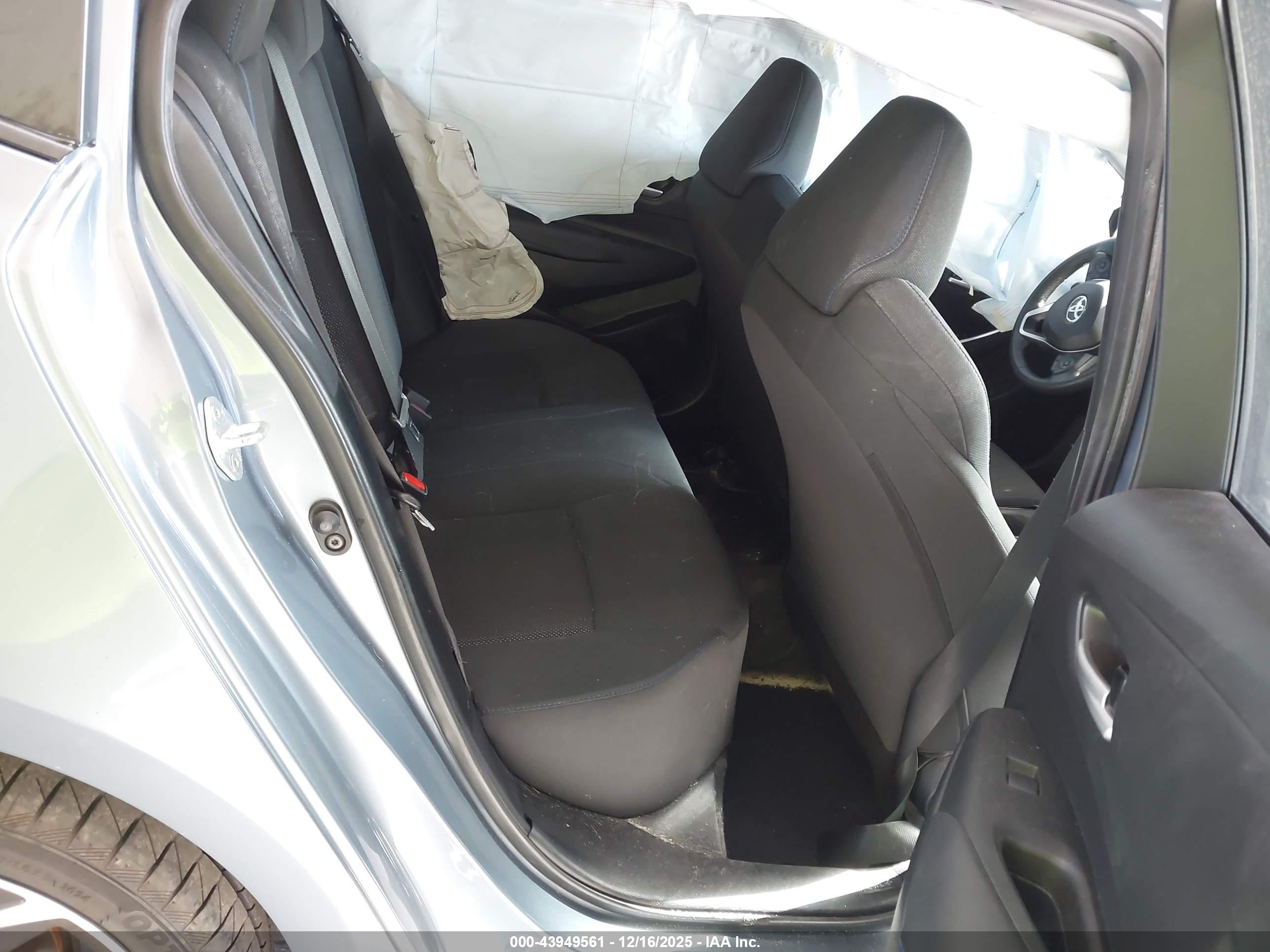 TOYOTA COROLLA image 8