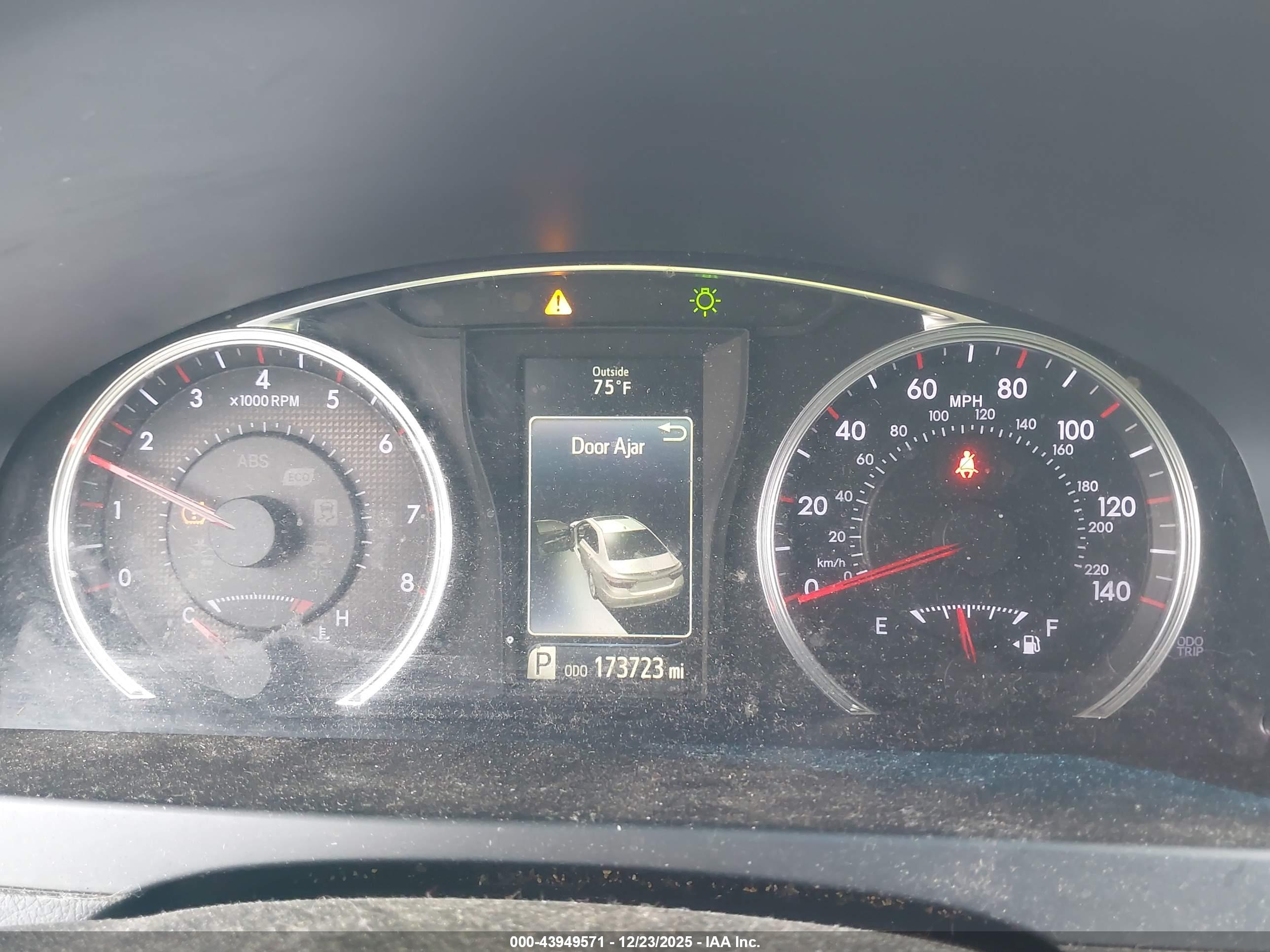 TOYOTA CAMRY image 7