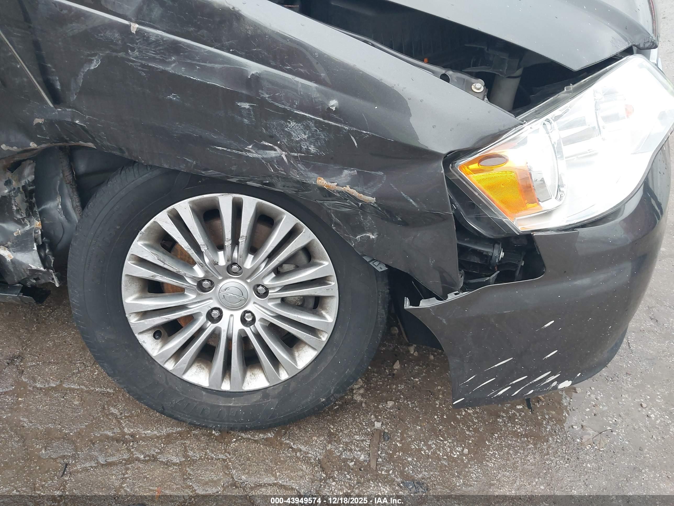 CHRYSLER TOWN image 6
