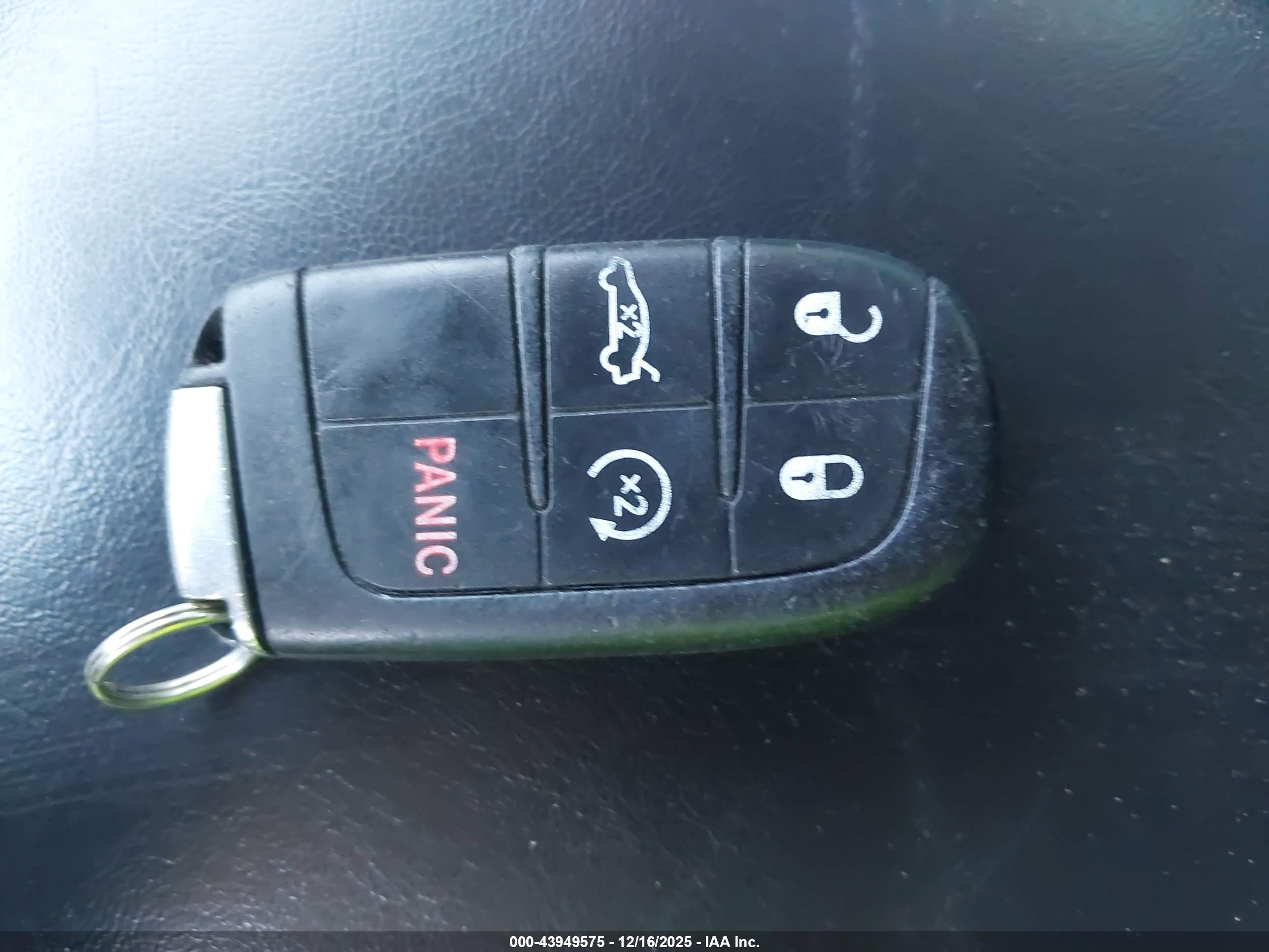 CHRYSLER 300C image 11