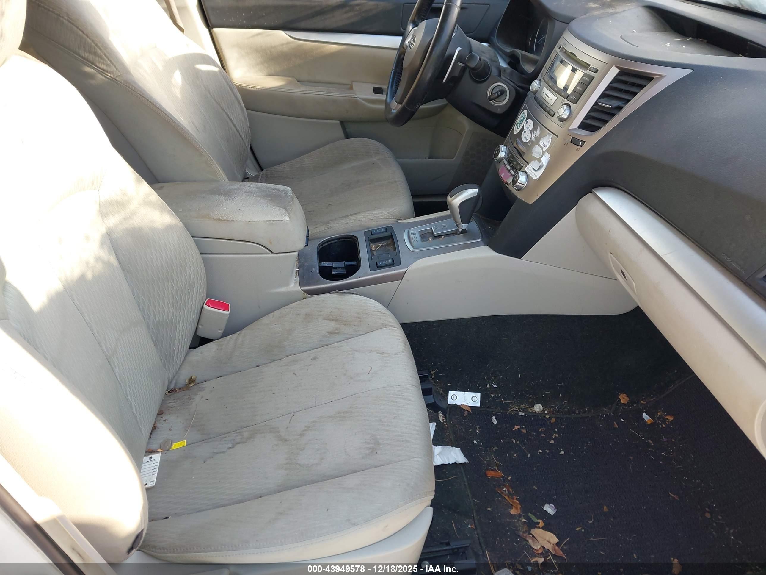 SUBARU OUTBACK image 5