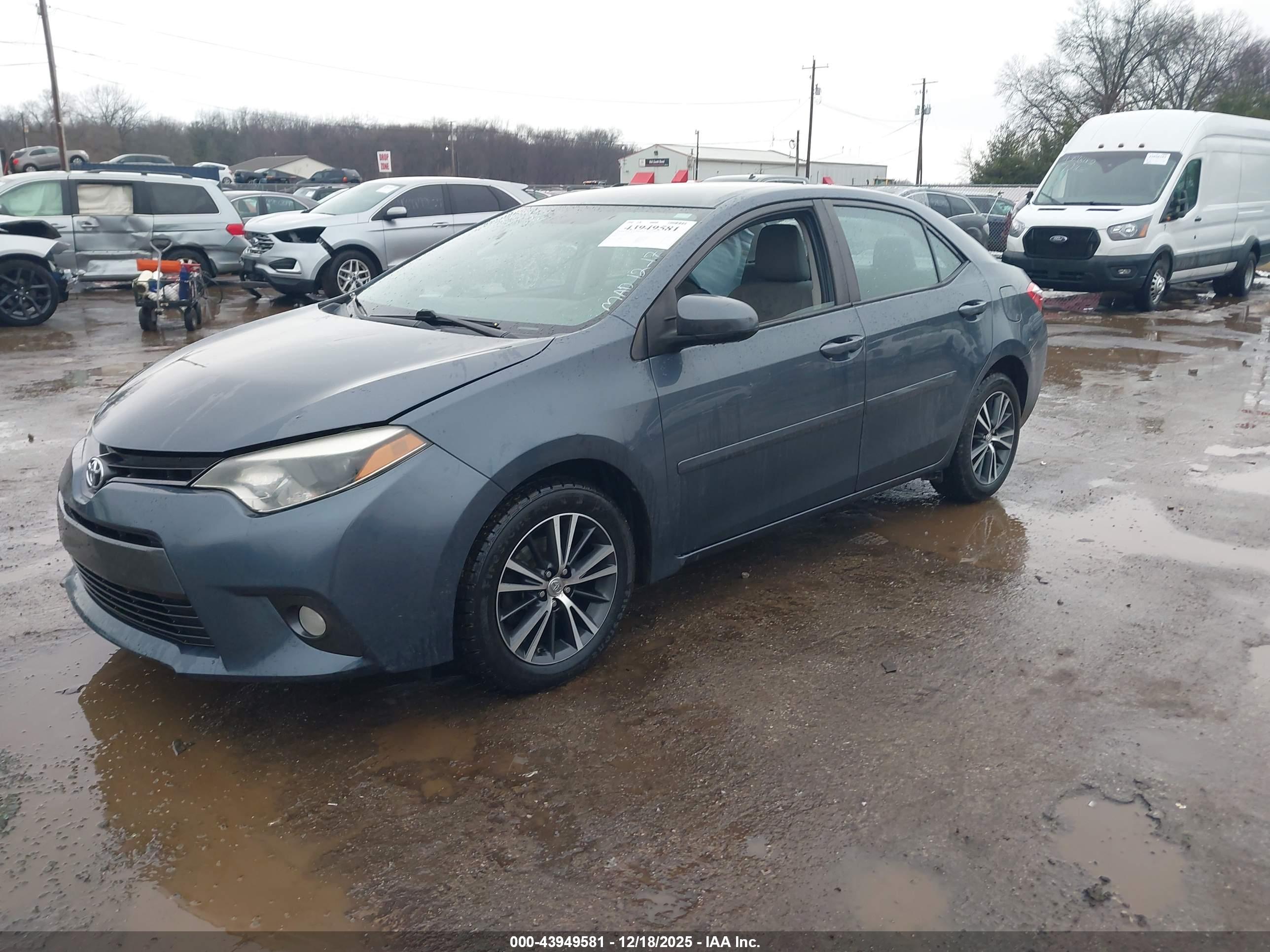 TOYOTA COROLLA image 2